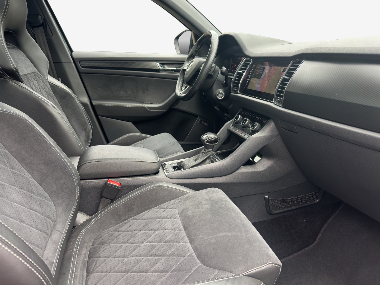 SKODA Kodiaq 2.0 TSI 4x4 Sport Line-image-14