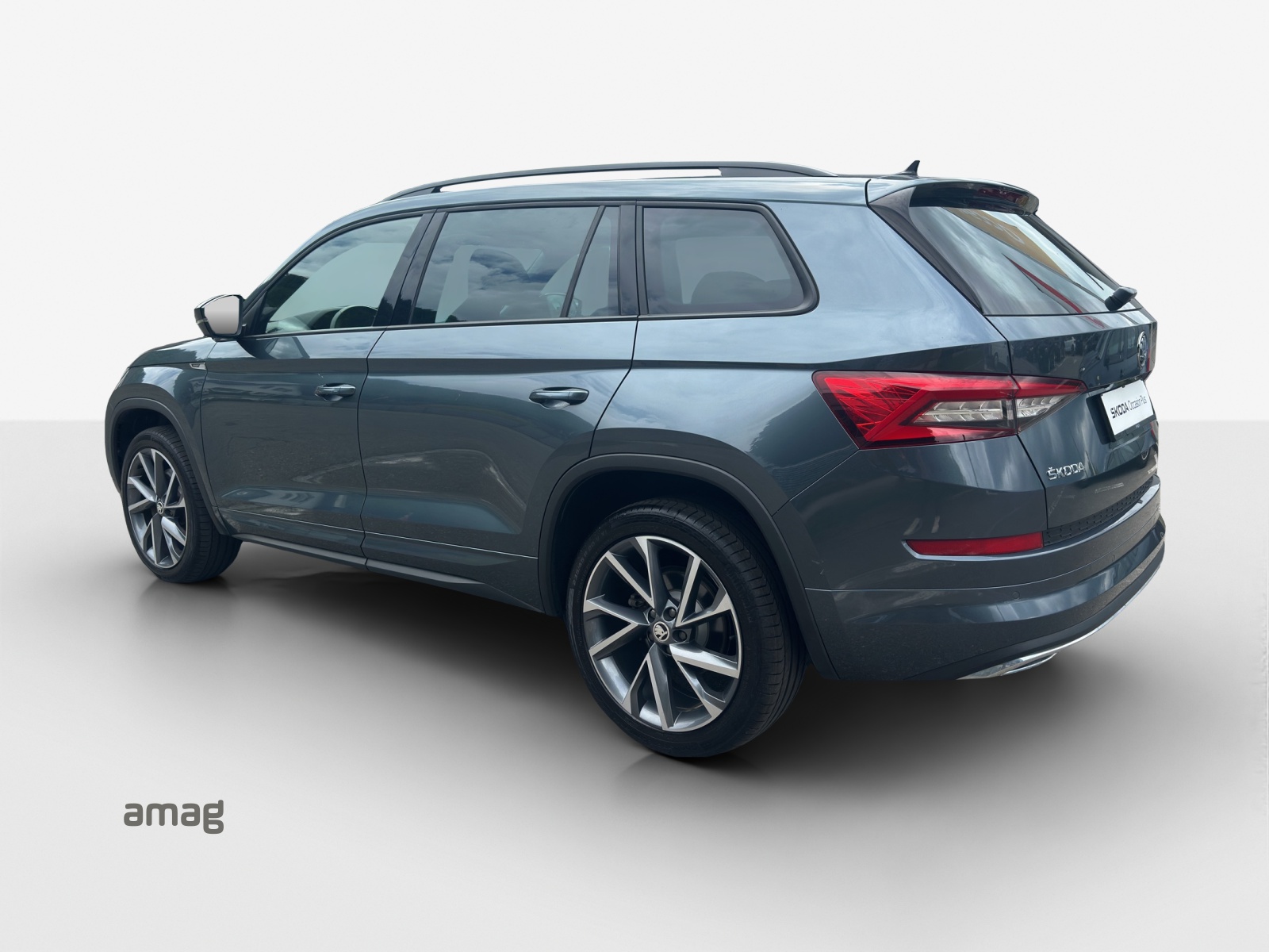 SKODA Kodiaq 2.0 TSI 4x4 Sport Line-image-2