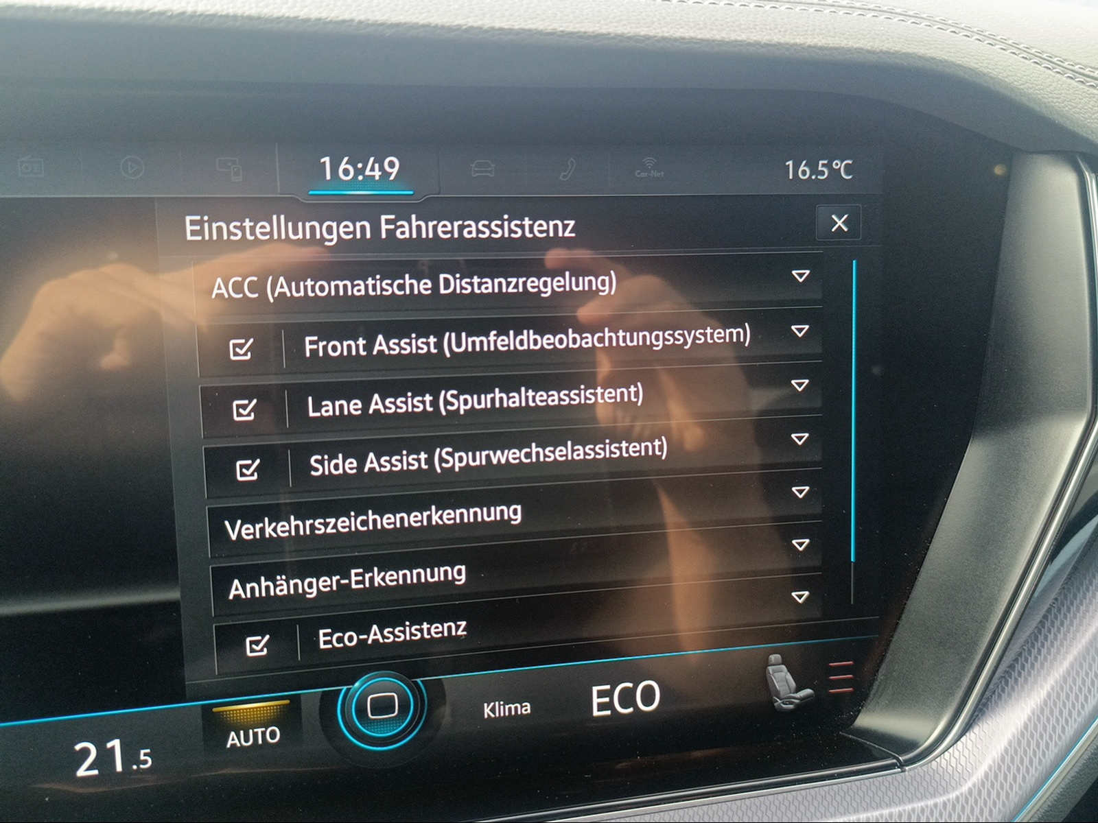 VW Touareg 3.0 TDI R Line Tiptronic-image-14