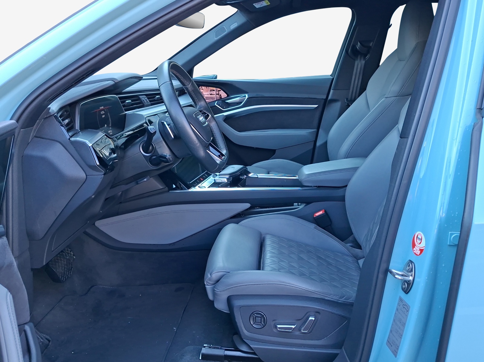 AUDI e-tron S quattro-image-7
