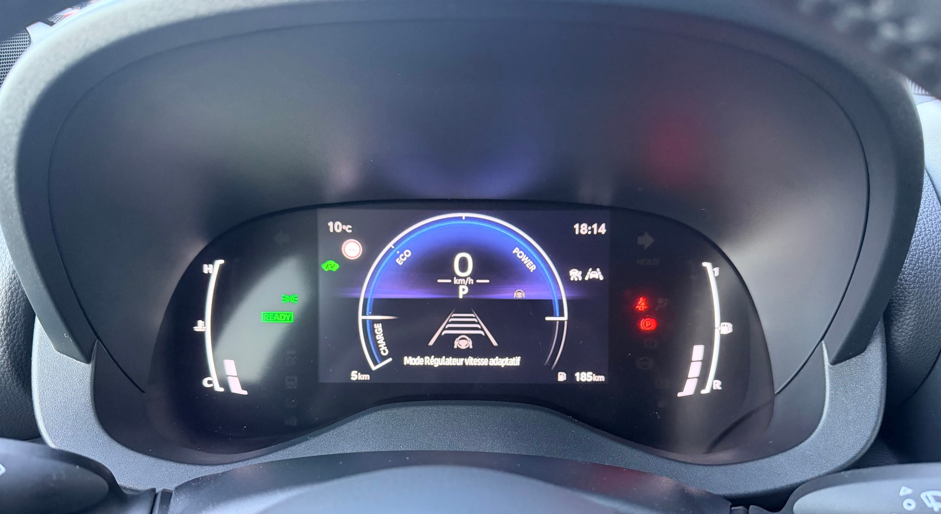 TOYOTA Yaris Cross 1.5 Trend e-CVT-image-15