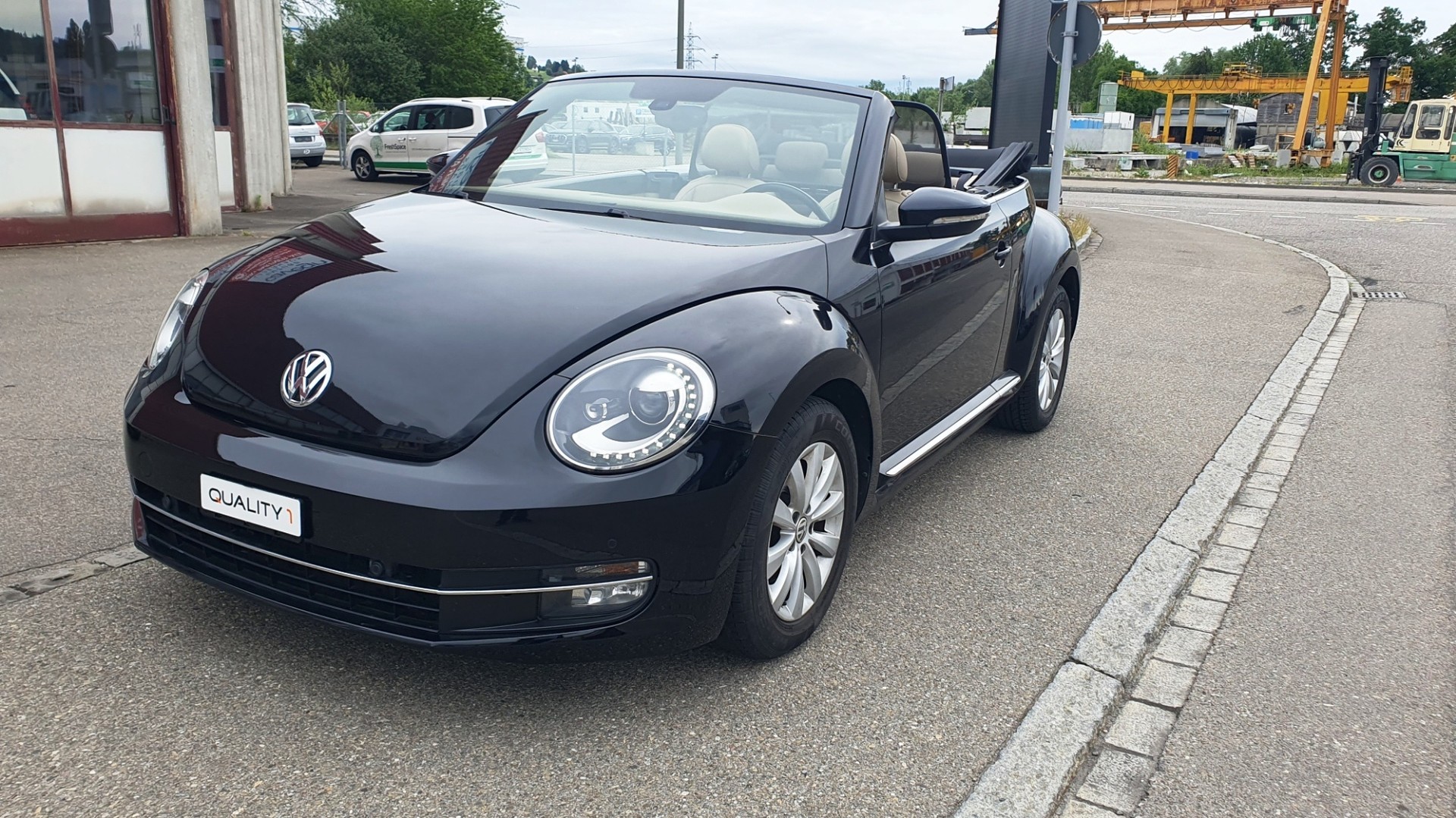 VW Beetle Cabrio 1.2 TSI Design DSG-showroom-element-2