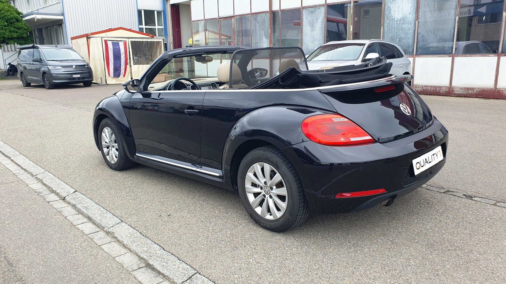 VW Beetle Cabrio 1.2 TSI Design DSG-showroom-element-3