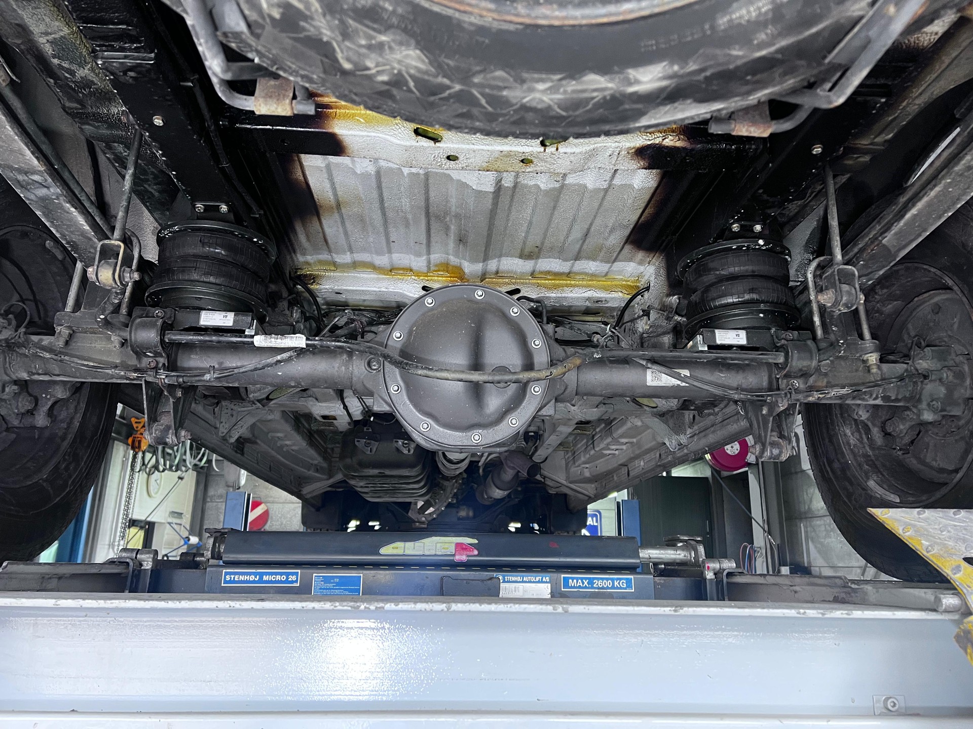 MERCEDES-BENZ 319BT 4x4 L3H2-image-4