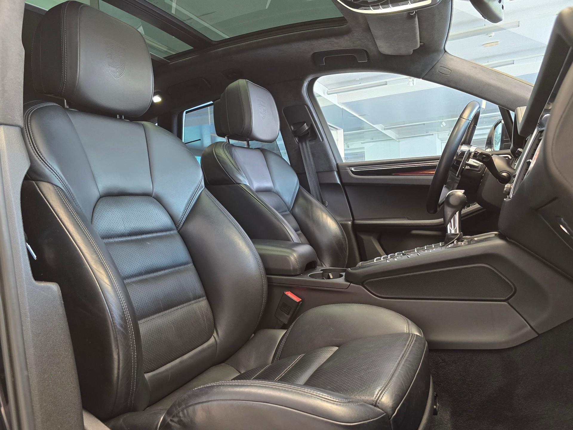 PORSCHE Macan Turbo PDK-image-13