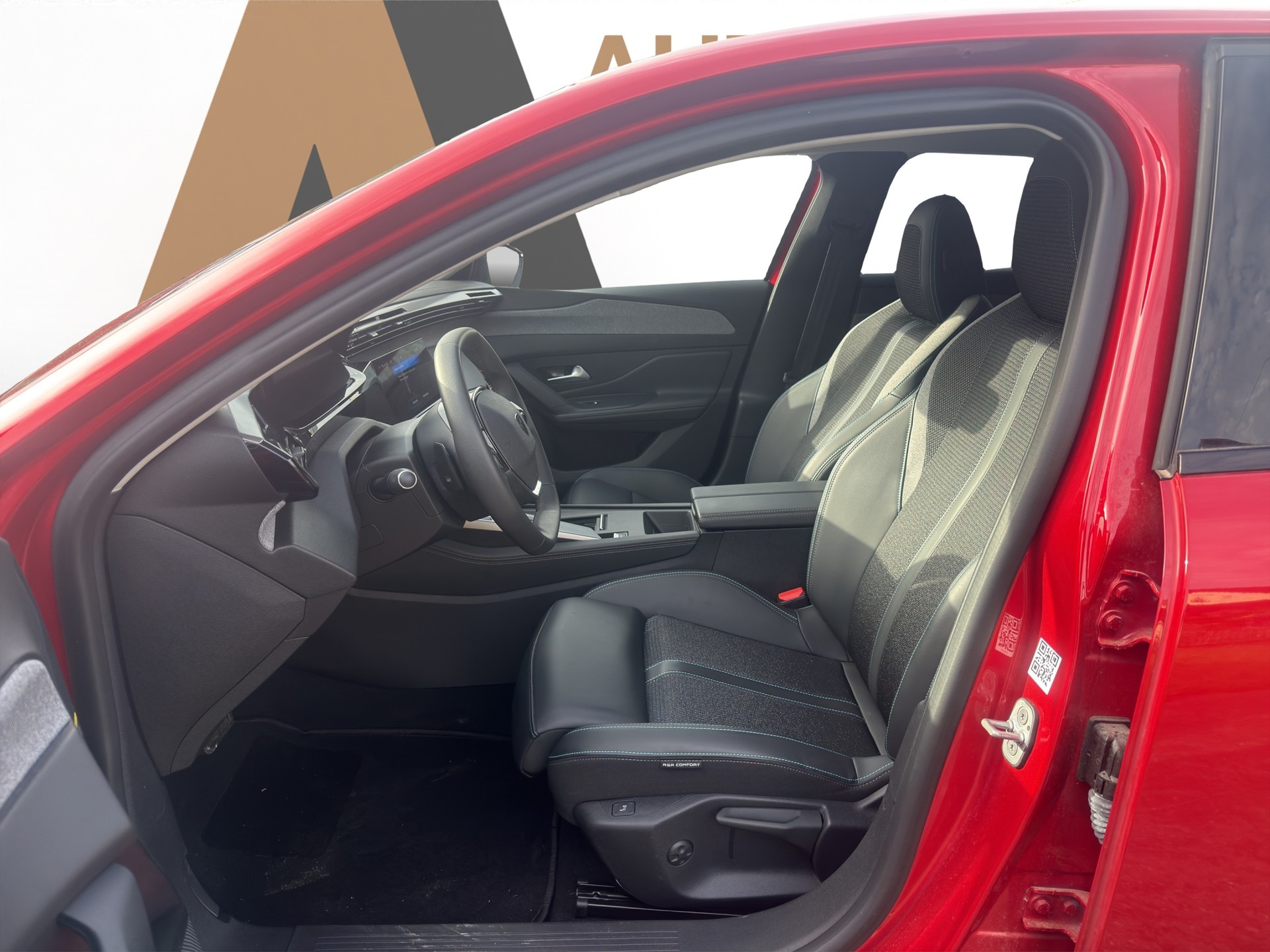 PEUGEOT 308 SW 1.2 PureTech Allure-image-57