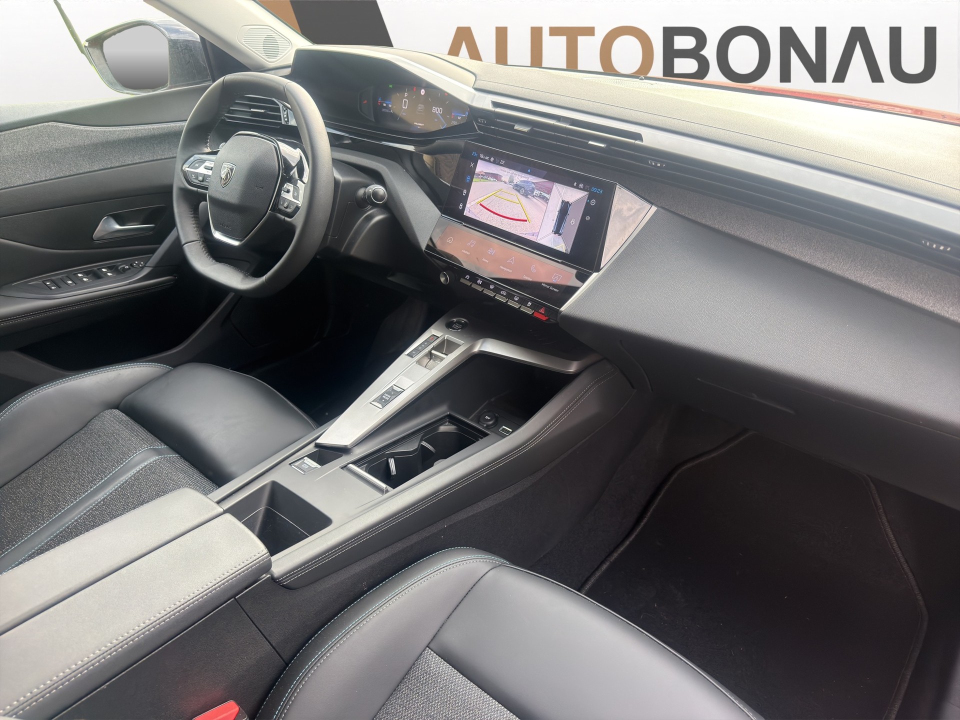 PEUGEOT 308 SW 1.2 PureTech Allure-image-61