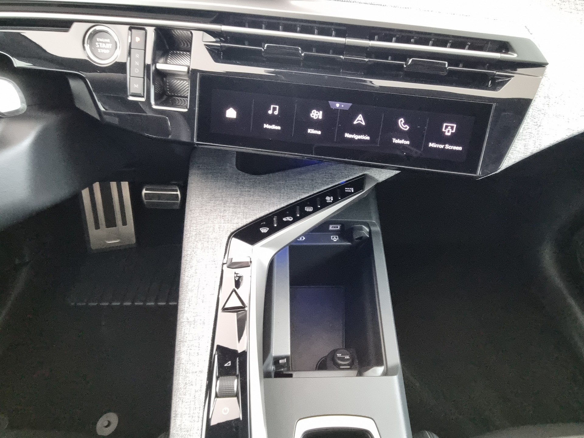 PEUGEOT 3008 145 Hybrid GT Automat Anhängekupplung-image-9