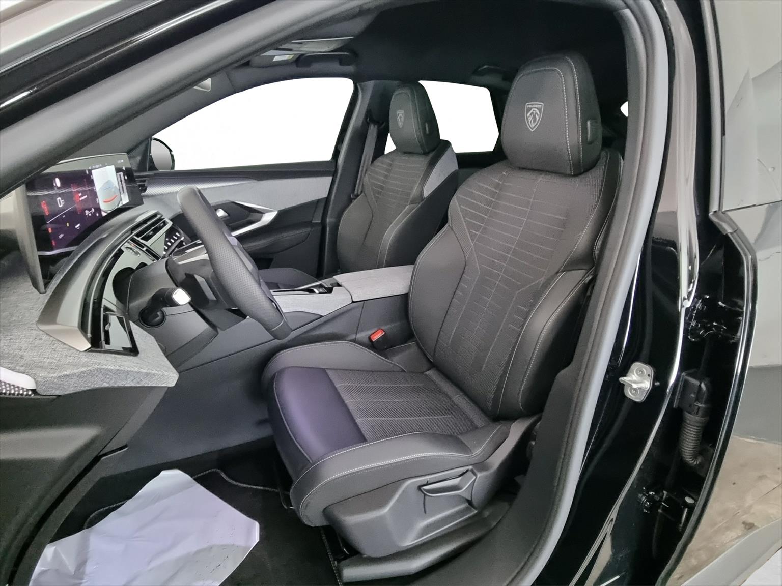 PEUGEOT 3008 145 Hybrid GT Automat Anhängekupplung-image-5