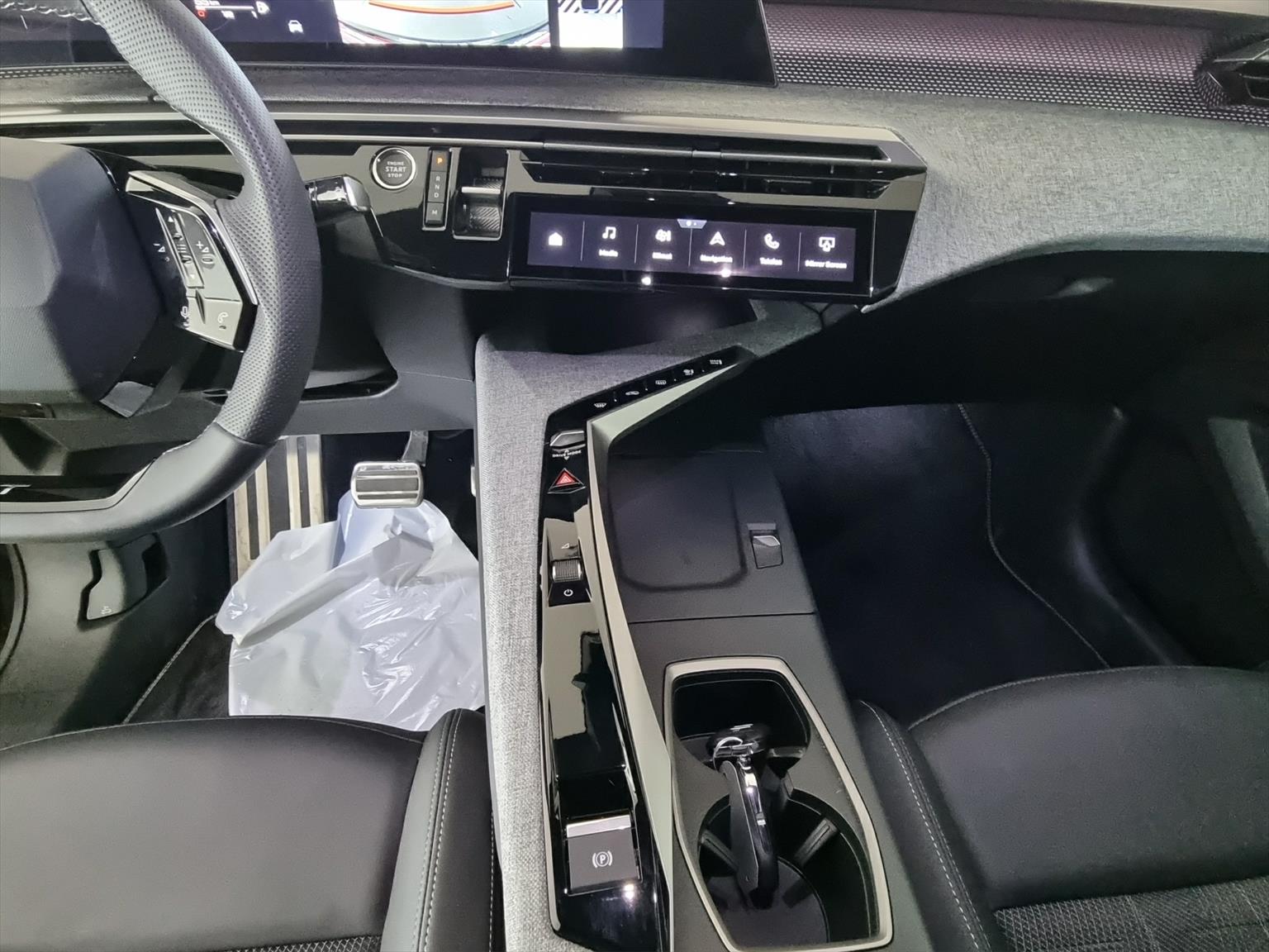 PEUGEOT 3008 145 Hybrid GT Automat Anhängekupplung-image-9