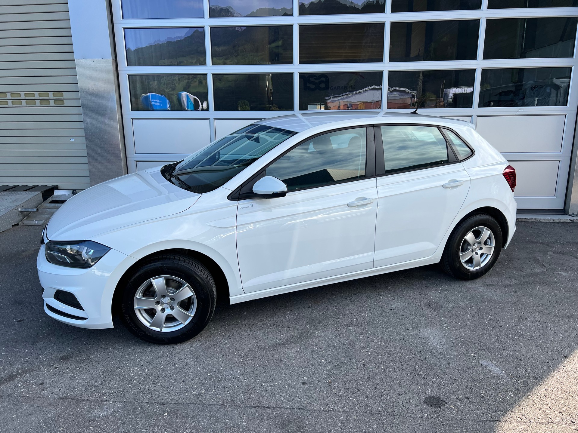 VW Polo 1.0 BMT Comfortline ** Klima * App Navi * Tempmat * 8fachbereift * frisch ab MFK * 1 Jahr Garantie möglich **-showroom-element-3