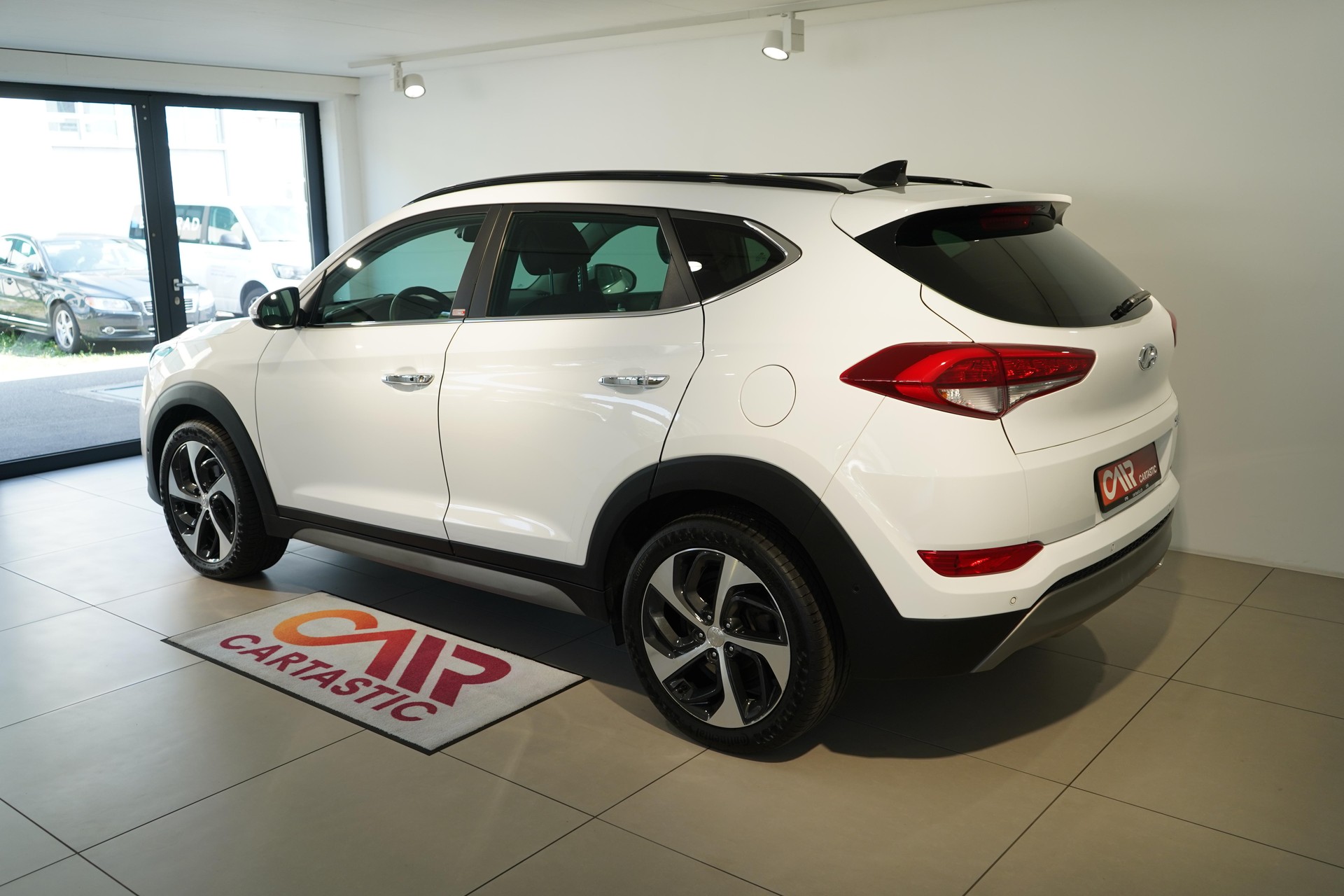 HYUNDAI Tucson 2.0 CRDi 185 Plena 4WD-showroom-element-2