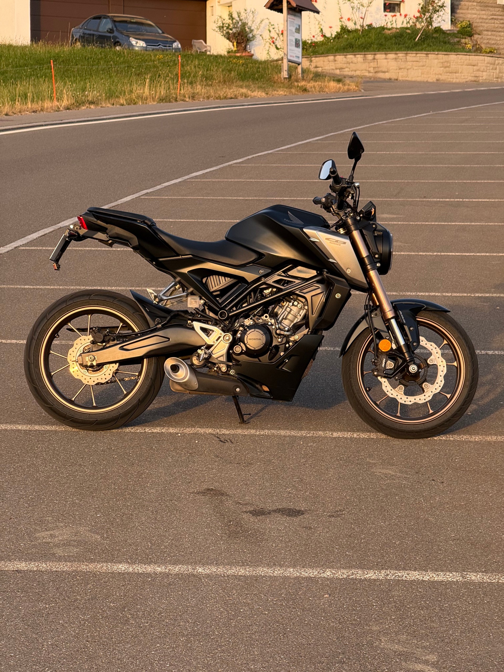 HONDA CB 125 R-image-8
