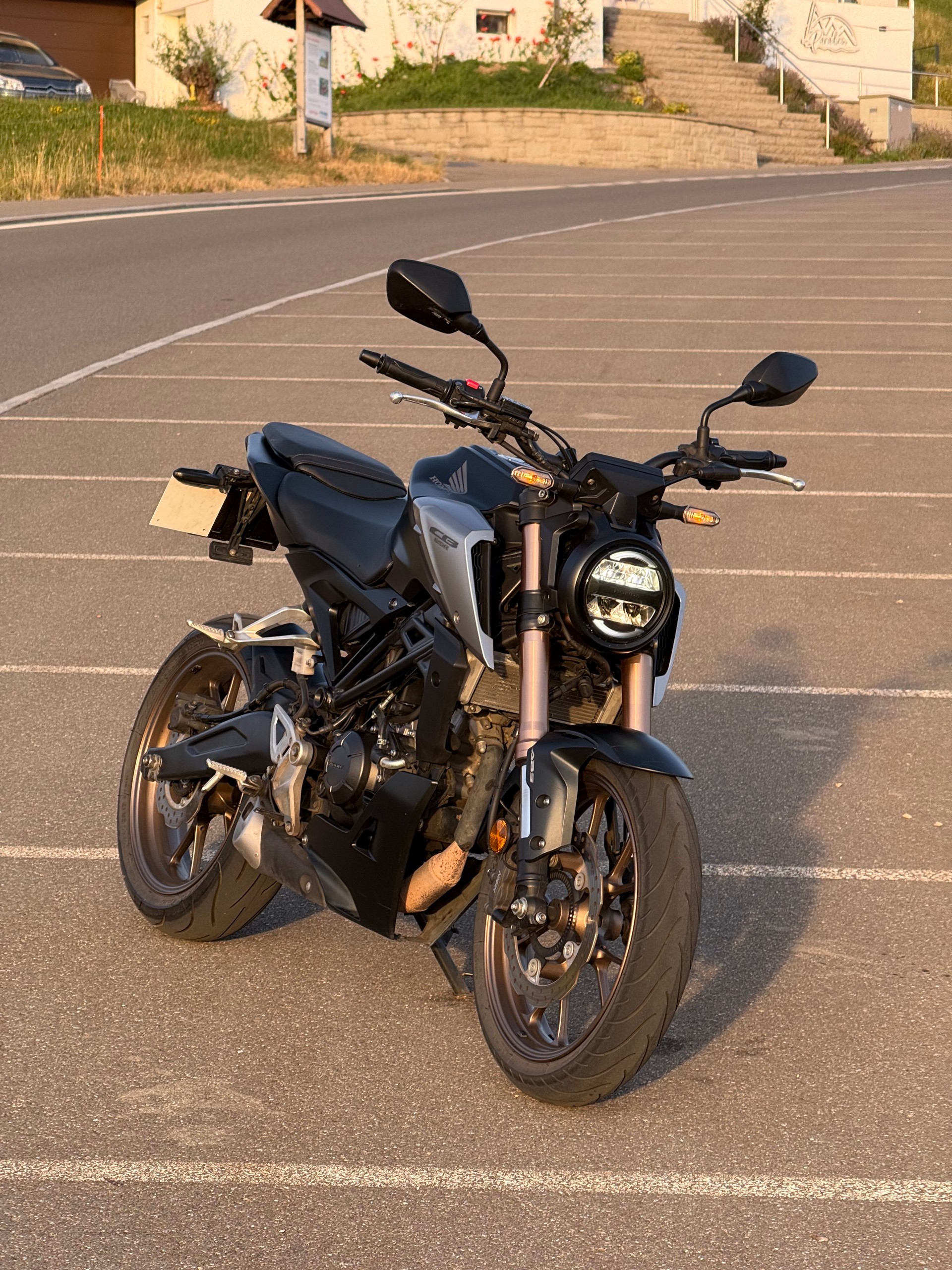 HONDA CB 125 R-image-1