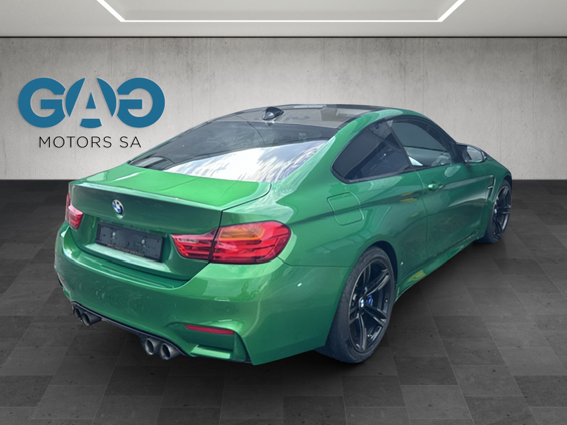 BMW M4 Coupé DKG-showroom-element-3