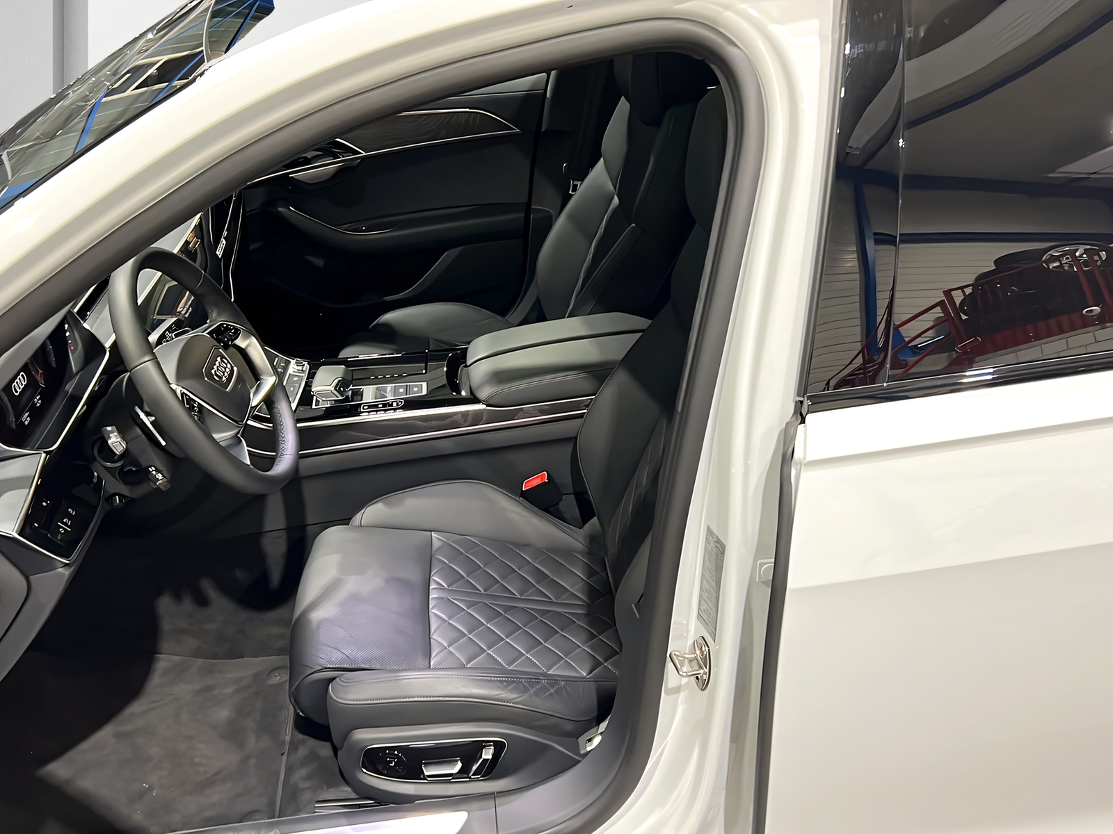 AUDI A8 50 TDI qu**AHK,S-Sportsitze,5-Jahre Werksgarantie,Optikpaket,Panodach**Np CHF 186'000.-**-image-6