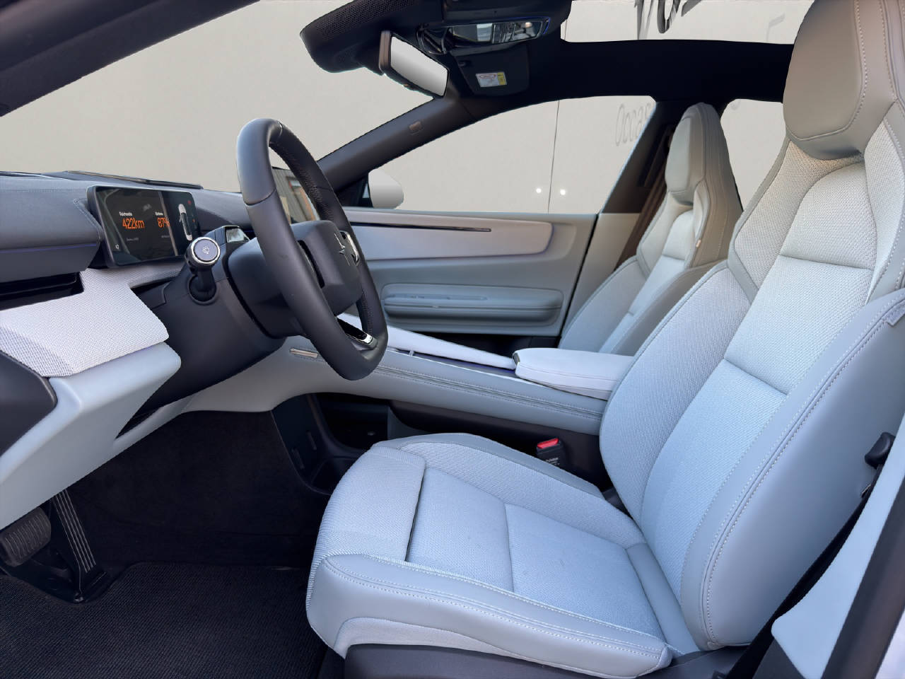 POLESTAR 4 Long Range Single Motor-showroom-element-3