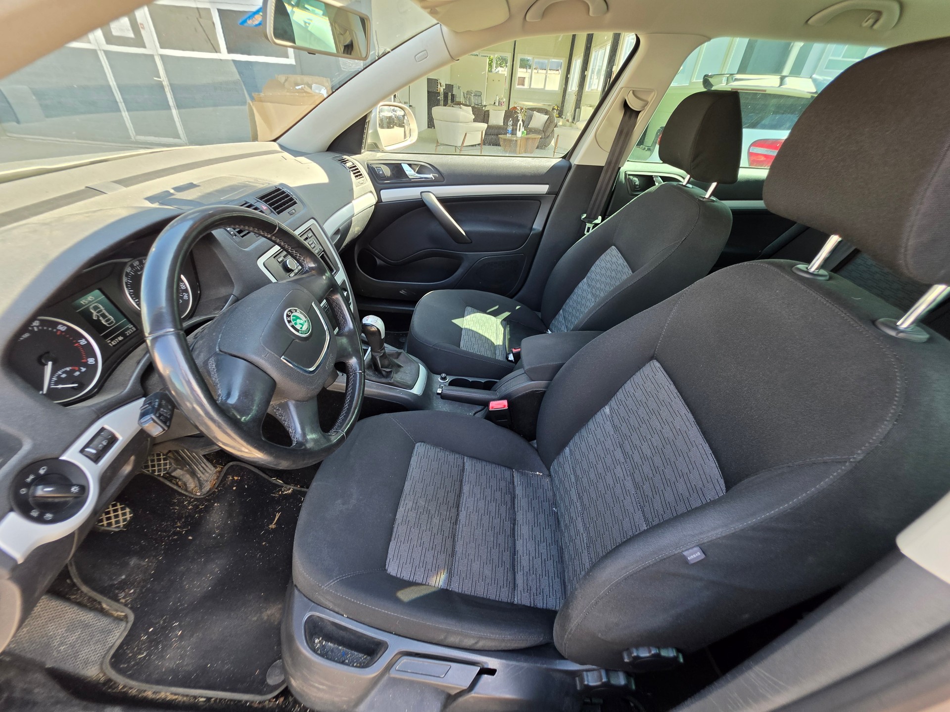 SKODA Octavia Combi 1.8 TSI Swiss Adventure 4x4-image-8
