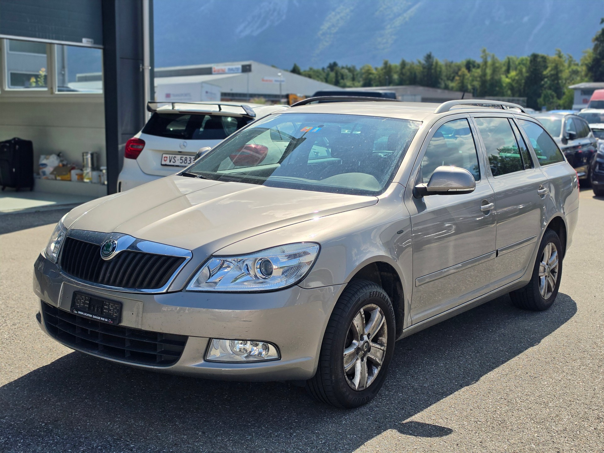 SKODA Octavia Combi 1.8 TSI Swiss Adventure 4x4-showroom-element-2