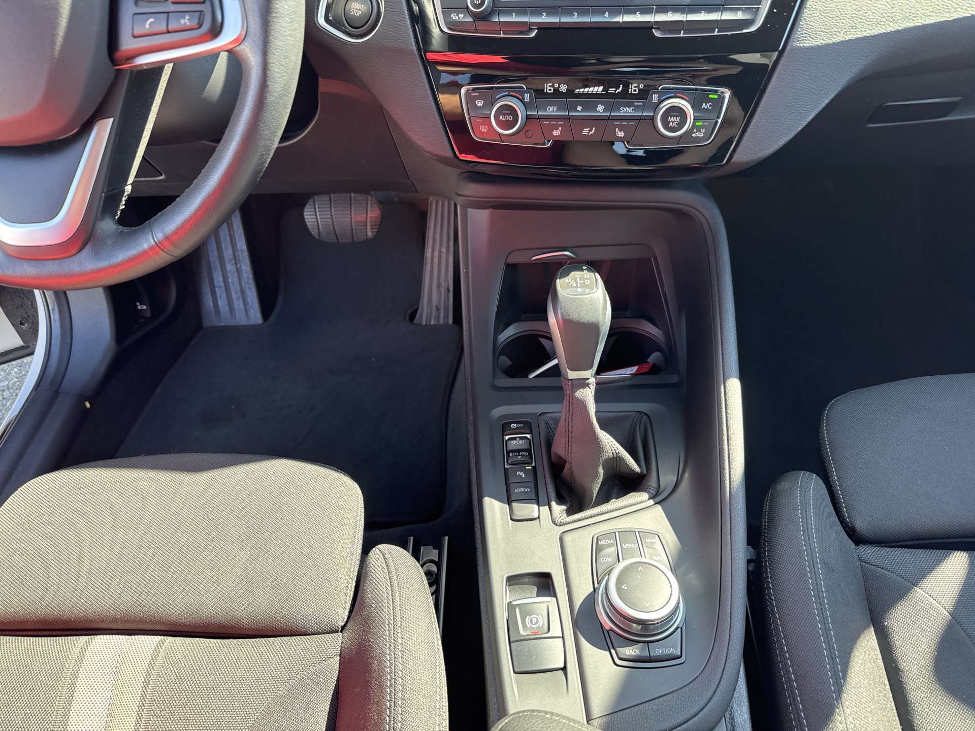 BMW X1 xDrive 25e 220PS Steptronic-Automat-image-11