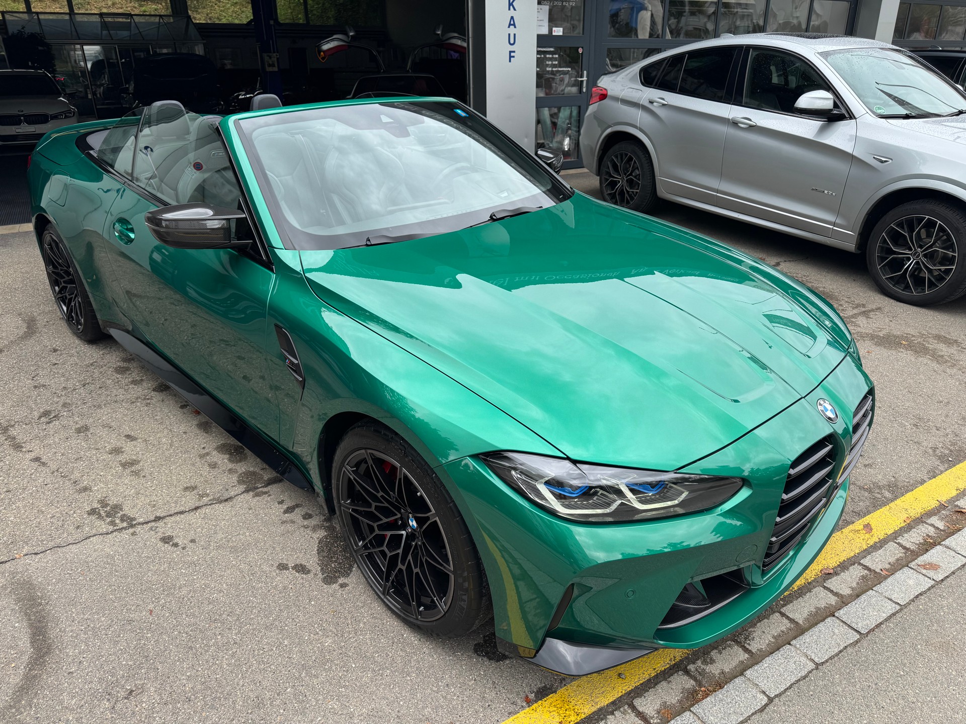 BMW M4 Cabrio Competition M xDrive-showroom-element-1
