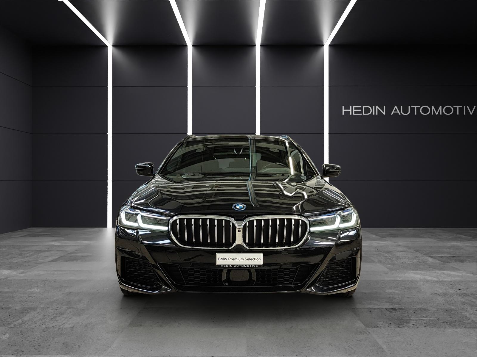 BMW 530e xDrive Touring M Sport Pure Harman/Kardon Surround Sound-showroom-element-2