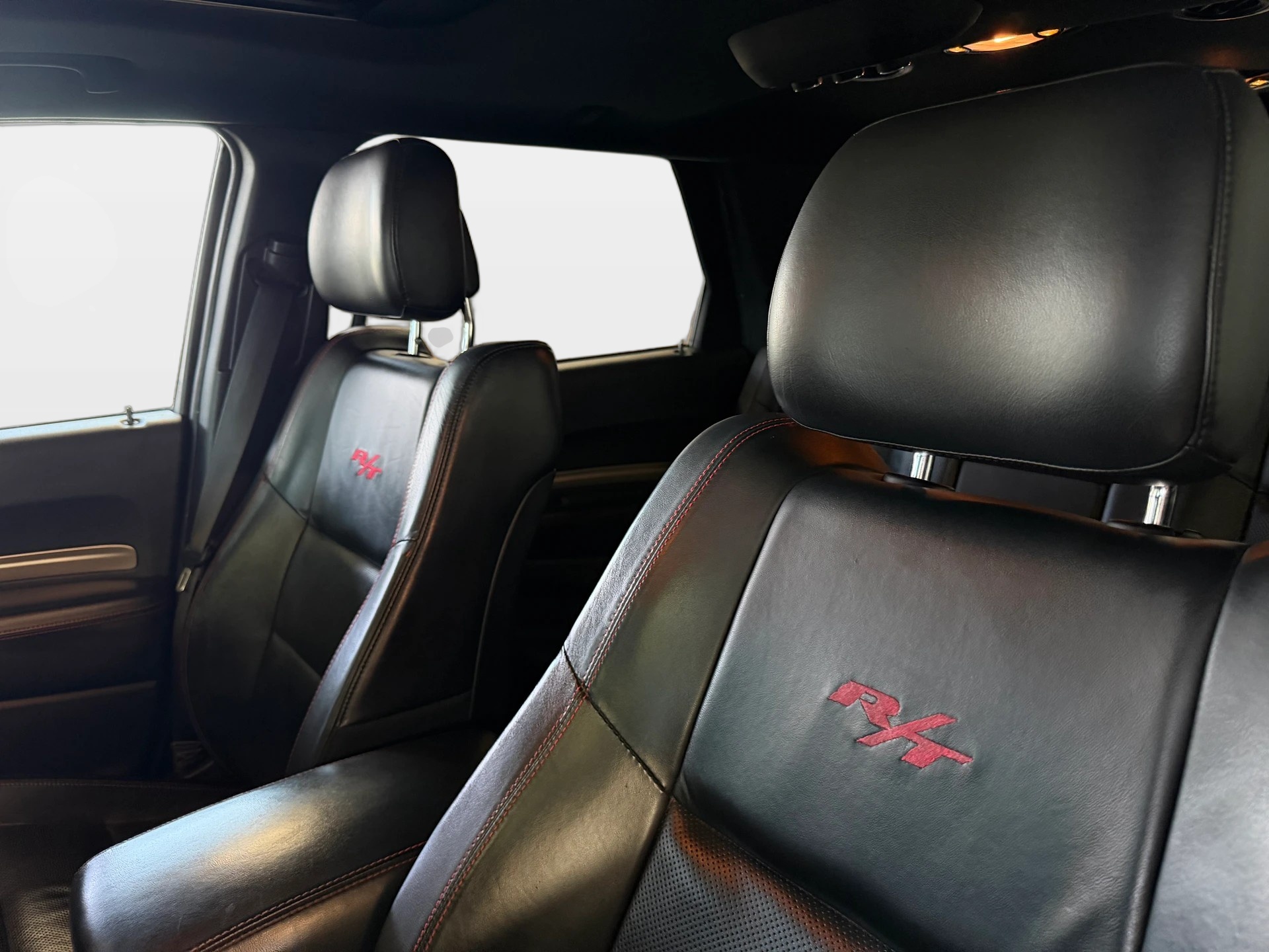 DODGE Durango R/T 5.7 AWD | Frisch MFK | Tiefergelegt | Schiebedach | 7-Plätzer-image-13