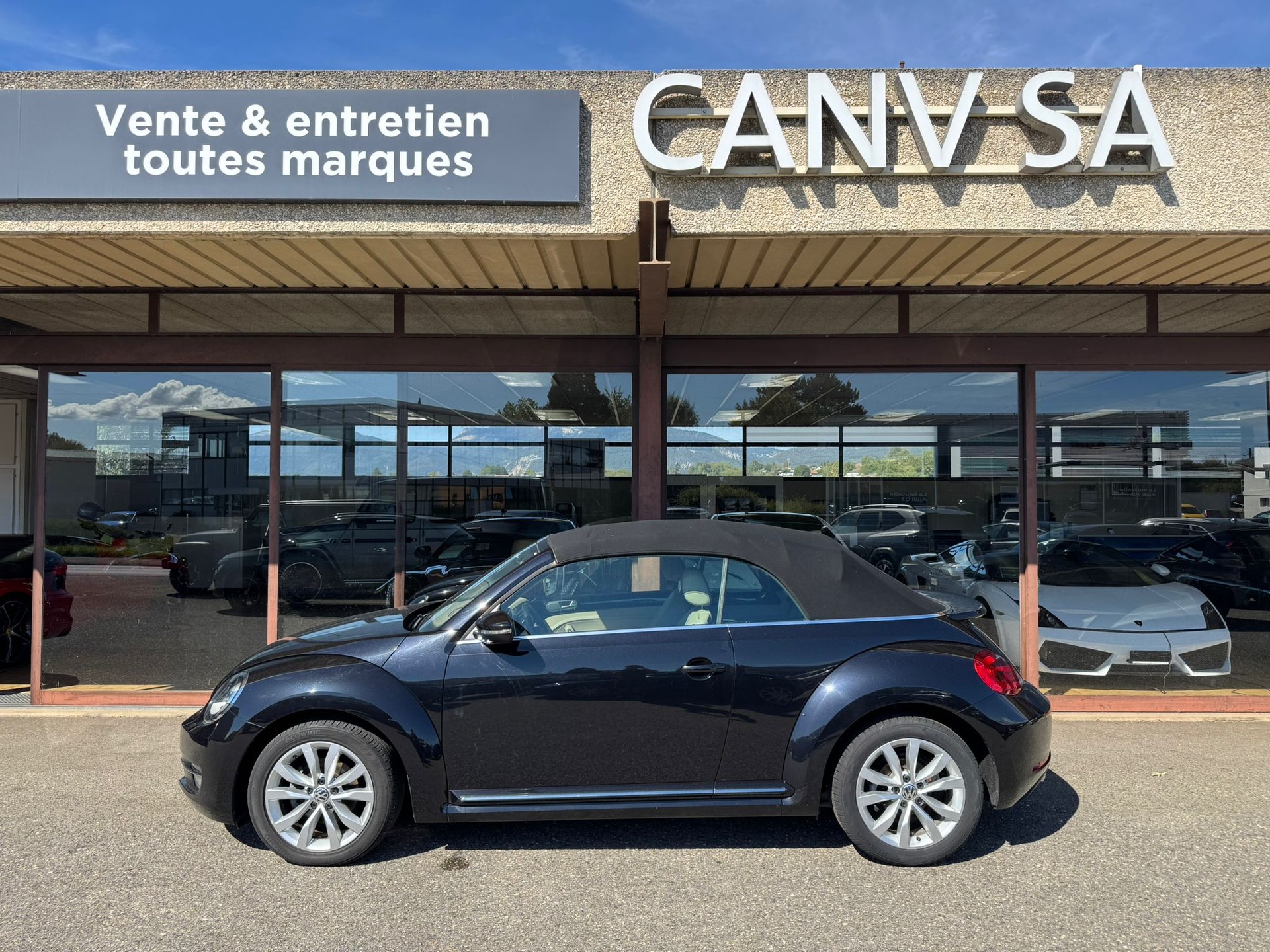 VW Beetle Cabrio 2.0 TDI Design