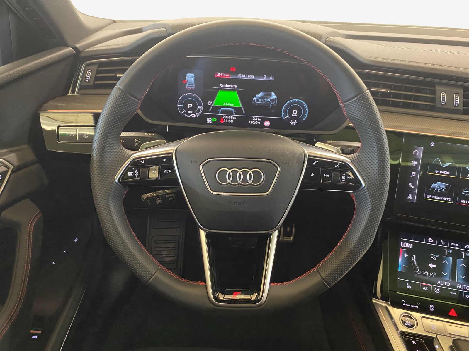 AUDI Q8 Sportback 55 e-tron Black Edition quattro-image-9