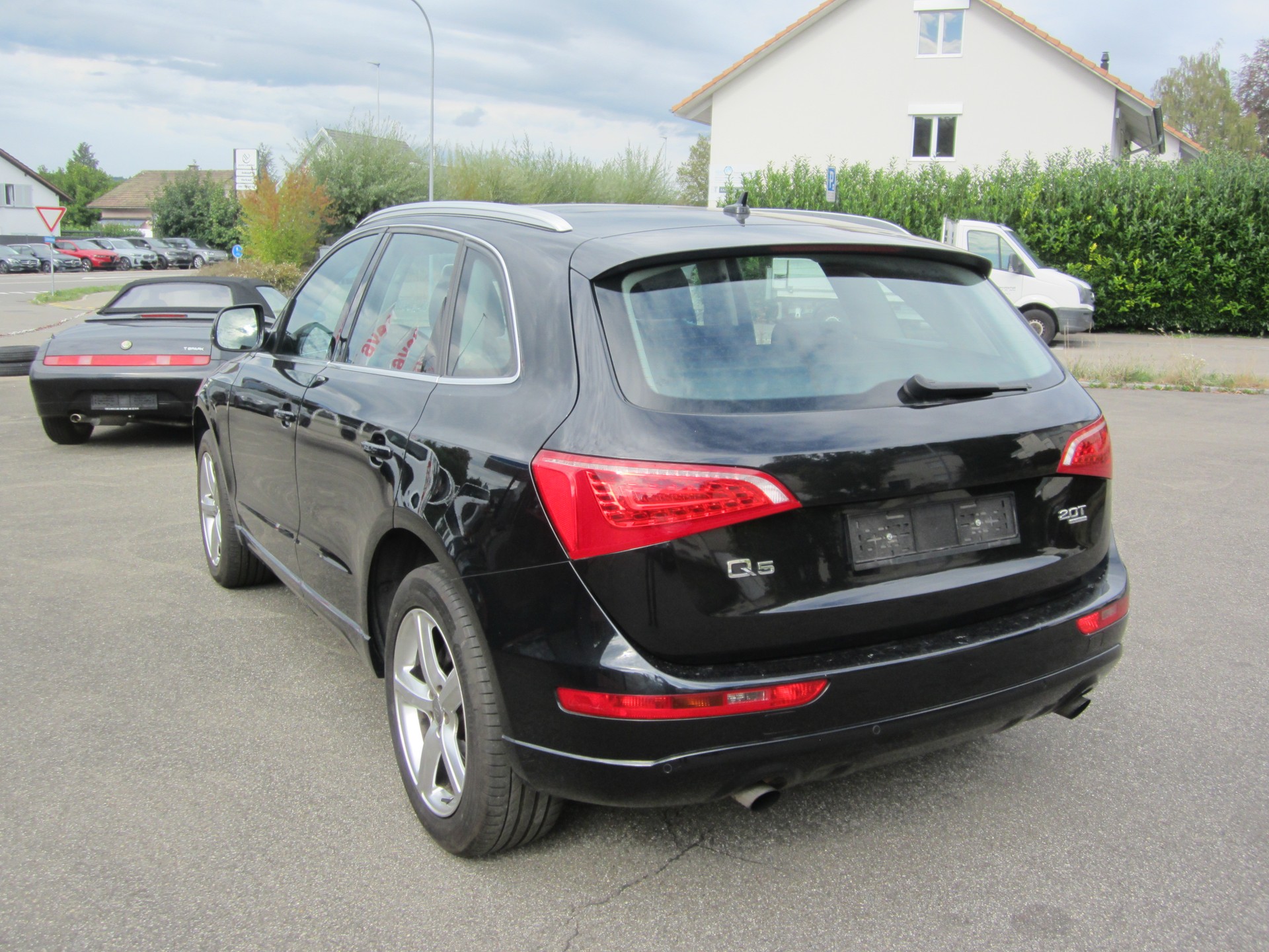 AUDI Q5 2.0 TFSI quattro S-tronic-image-8