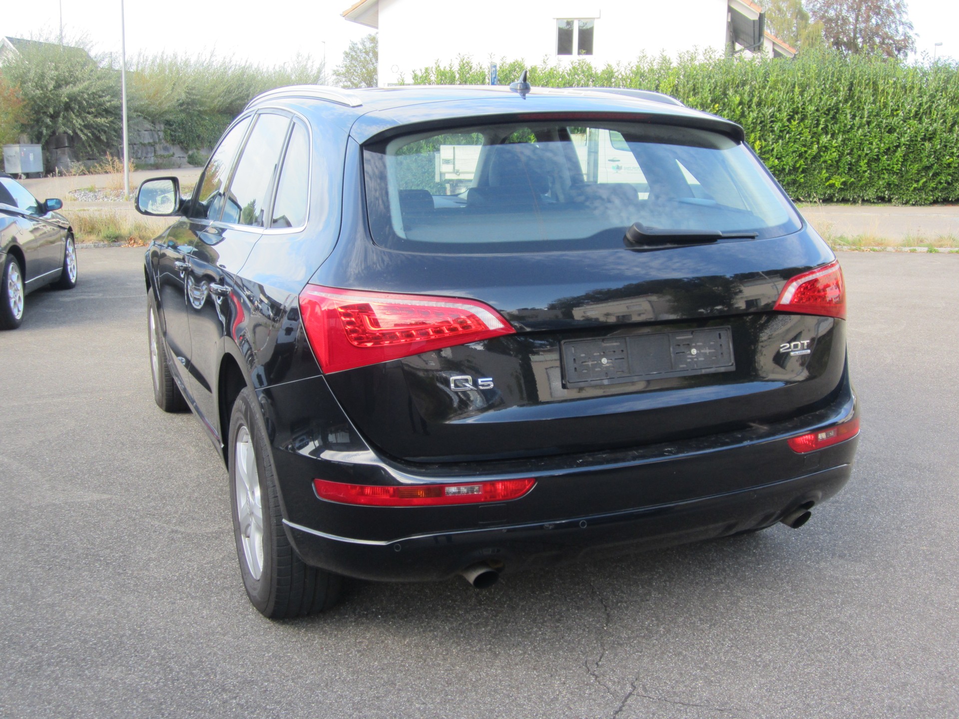 AUDI Q5 2.0 TFSI quattro S-tronic-image-1