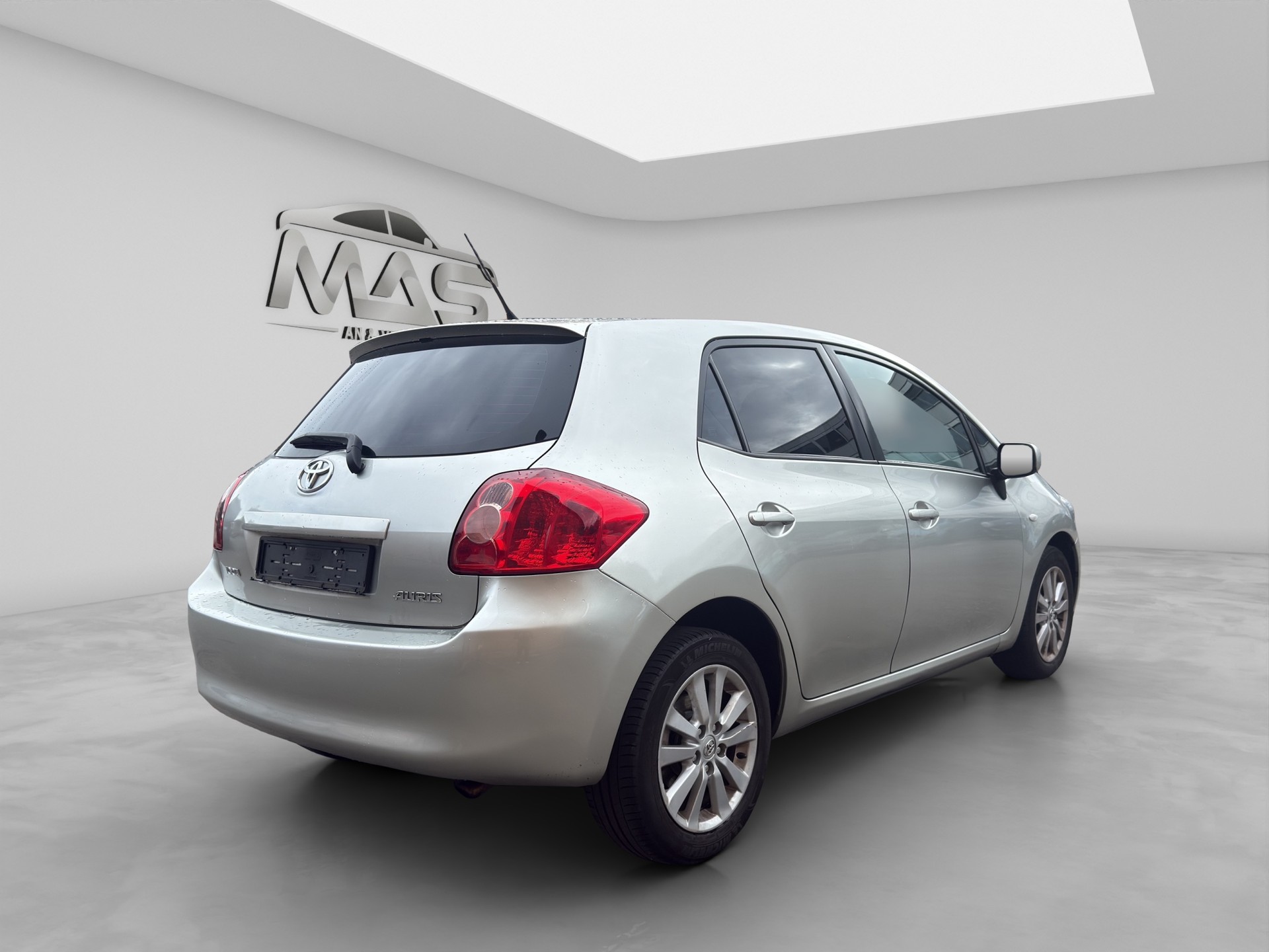 TOYOTA Auris 1.6 Linea Luna-image-5