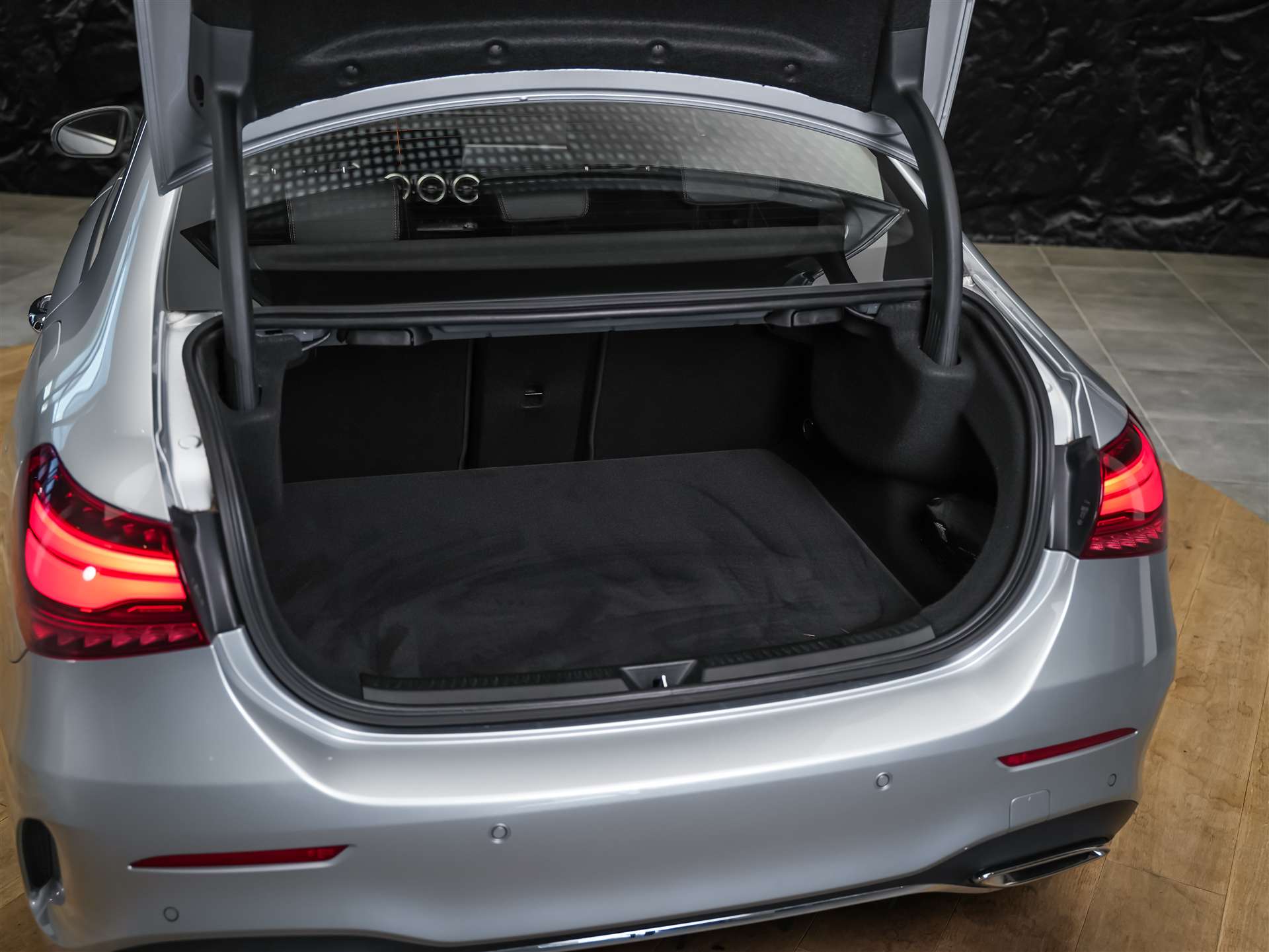 MERCEDES-BENZ A 200 d AMG Line 8G-DCT *LIMOUSINE*Facelift*Lenkradheizung*-image-38