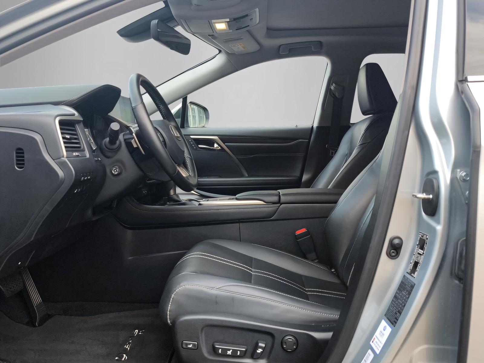 LEXUS RX 450h Excellence-showroom-element-2