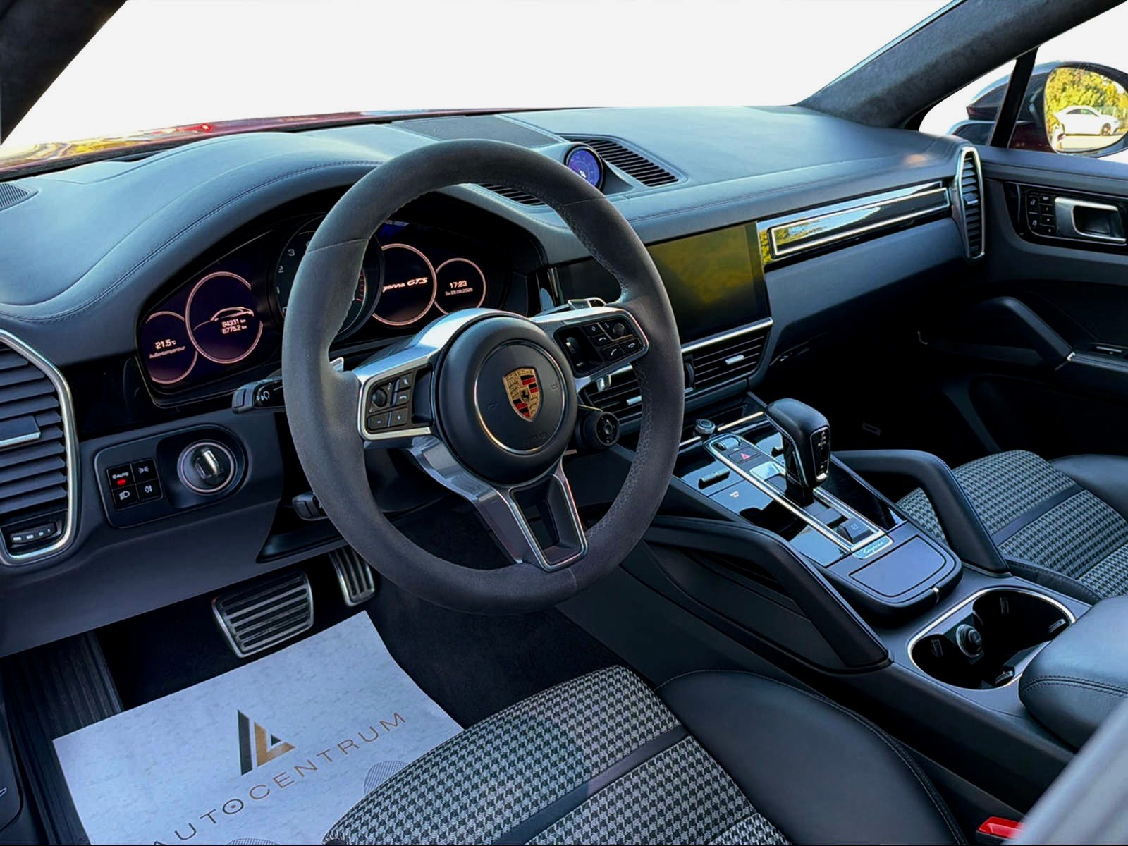 PORSCHE Cayenne GTS Coupé-showroom-element-1