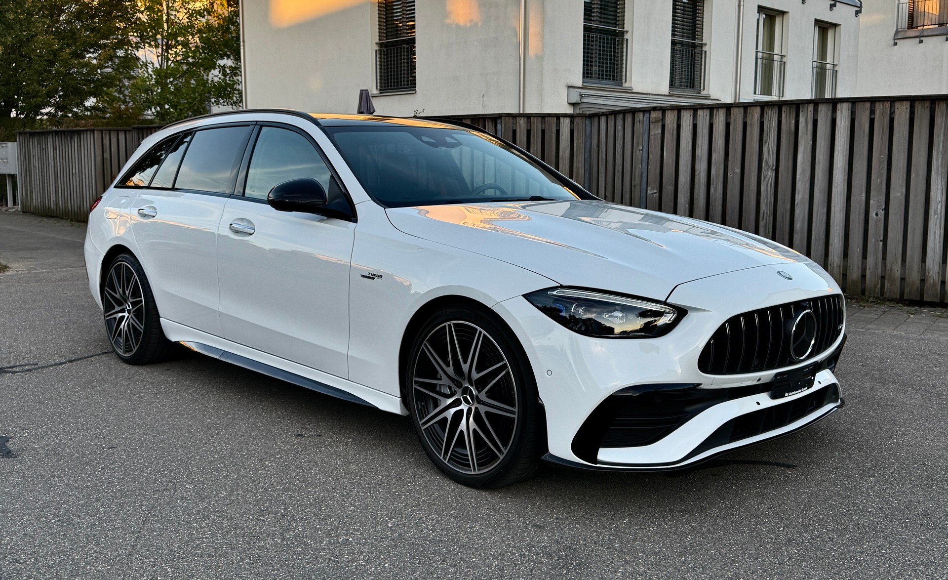 MERCEDES-BENZ C 43 AMG 4 MATIC*AMG DRIVERS PACKAGE*AMG REAL PERFORMANCE SOUND*EL. PANORAMA-GLASSCHIEBEDACH*