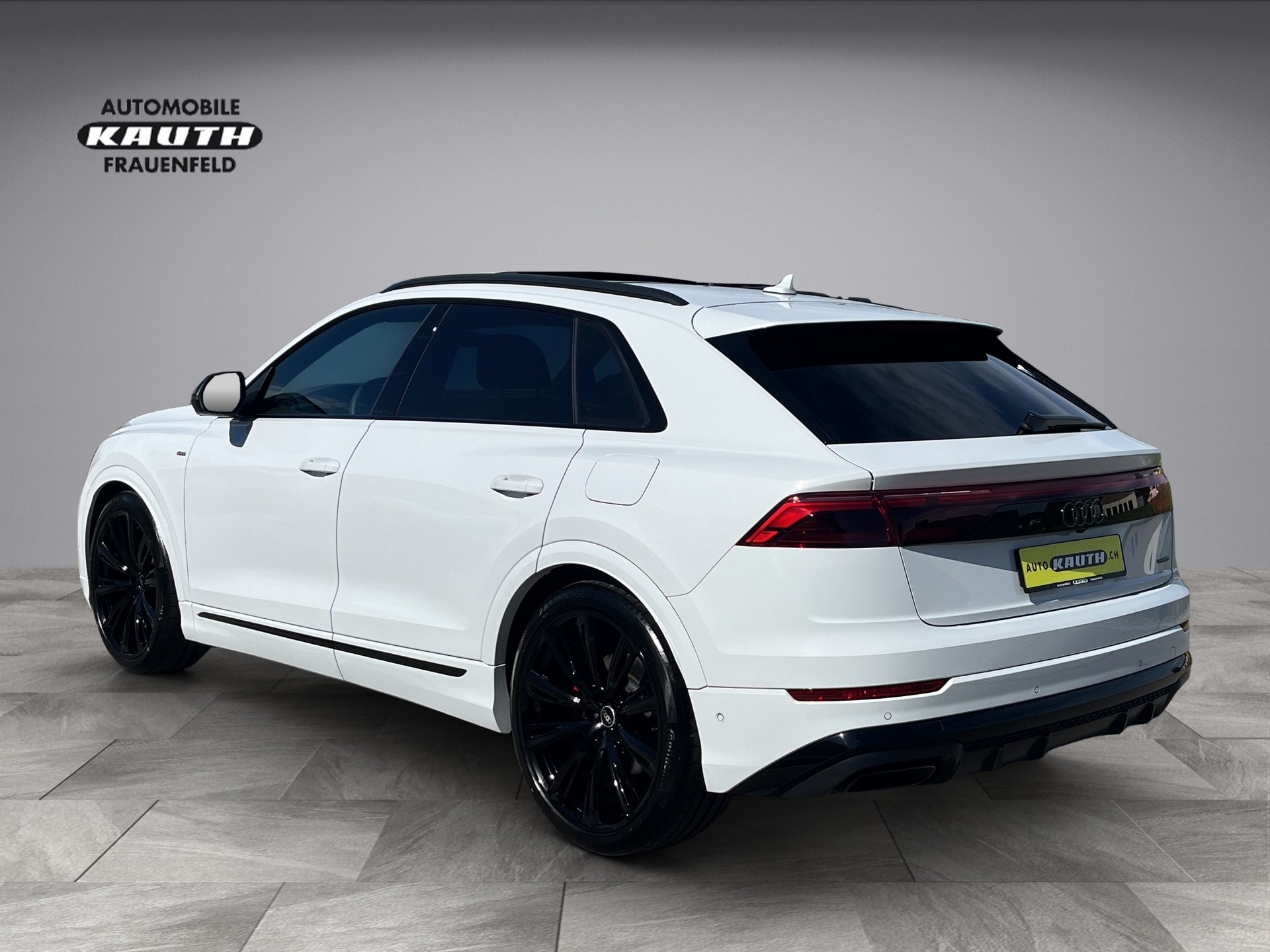 AUDI Q8 SUV TFSI e quattro 290 kW tiptronic*Standklima/Heizung, Allradlenkung, Panodach, B&O, Nachtsicht, (5-Jahre Garantie)-showroom-element-2