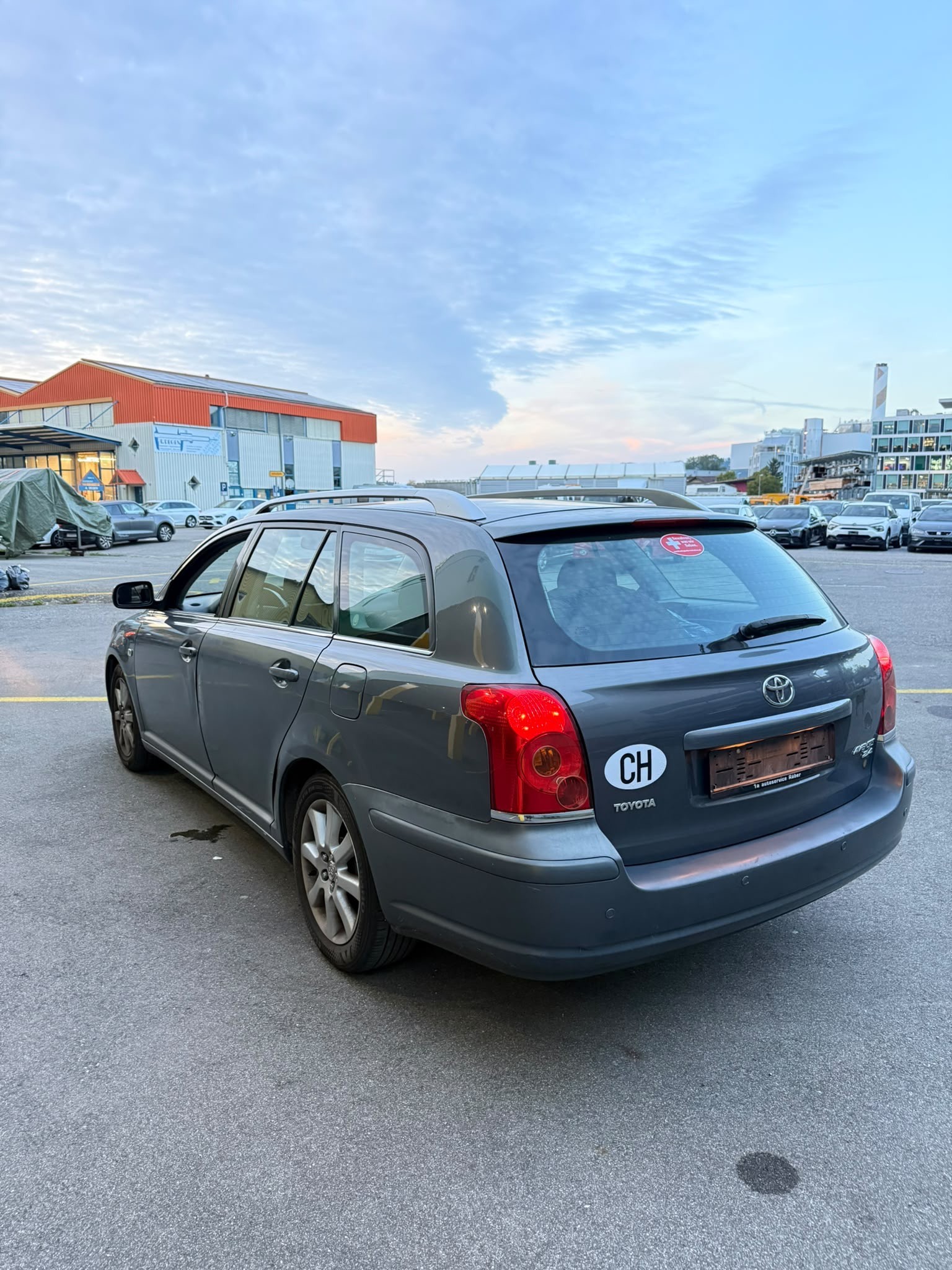 TOYOTA Avensis 2.4 D4 VVT-i Linea Sol Sportswagon T-Step5-image-4