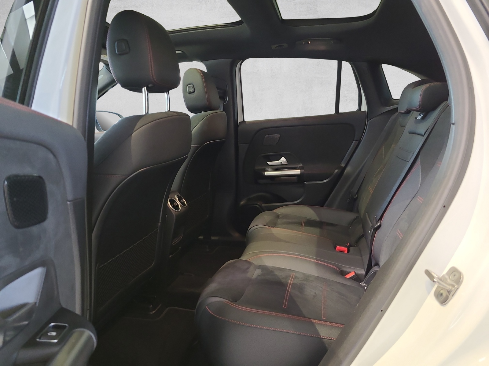 MERCEDES-BENZ EQA 350 Excellence AMG 4M H243-image-7