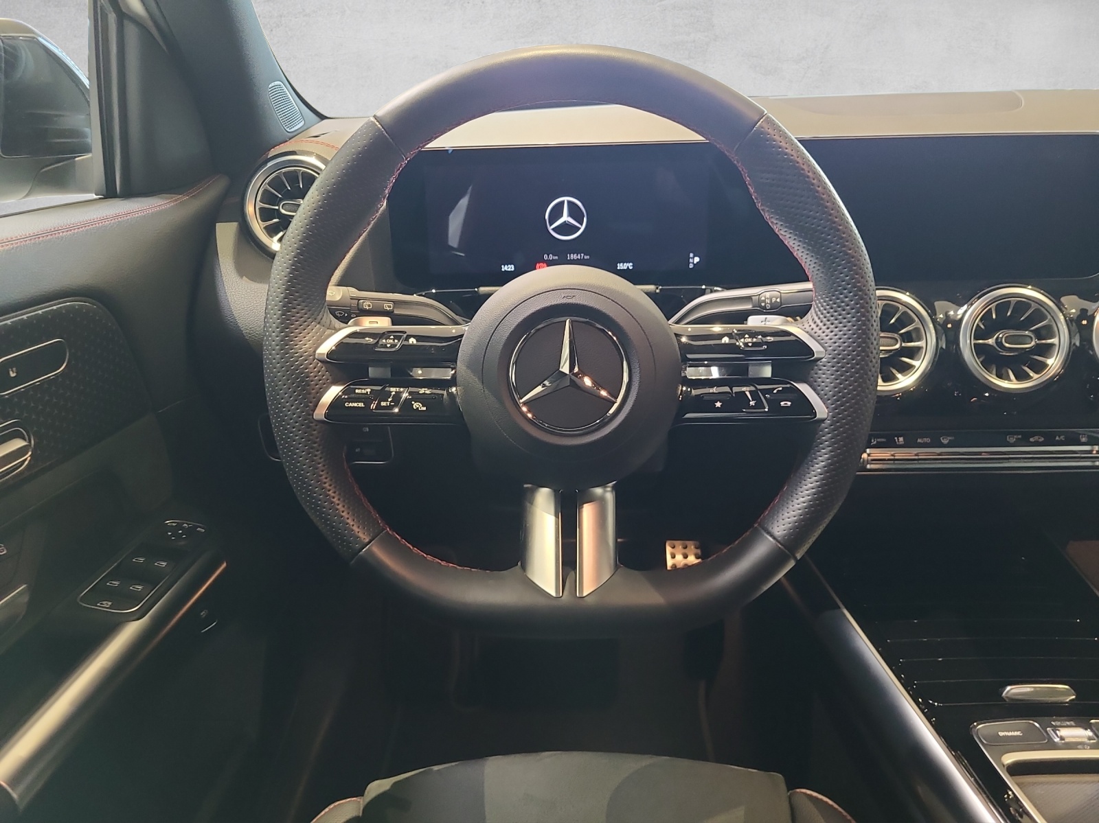MERCEDES-BENZ EQA 350 Excellence AMG 4M H243-image-9