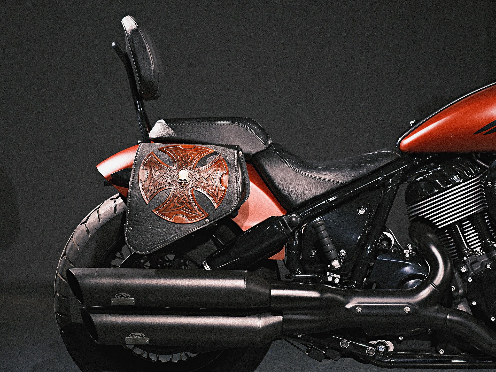 INDIAN Chief Bobber Dark Horse-image-8