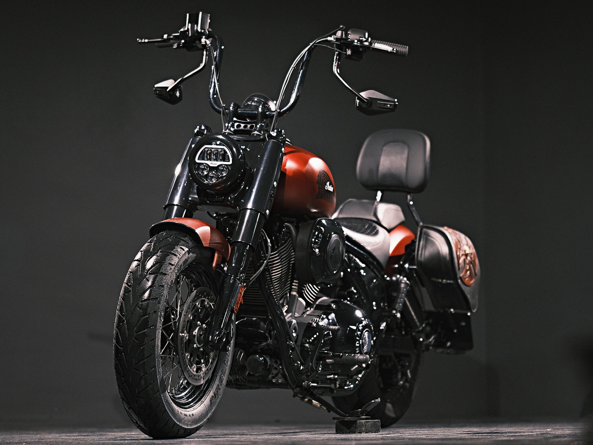 INDIAN Chief Bobber Dark Horse-image-4
