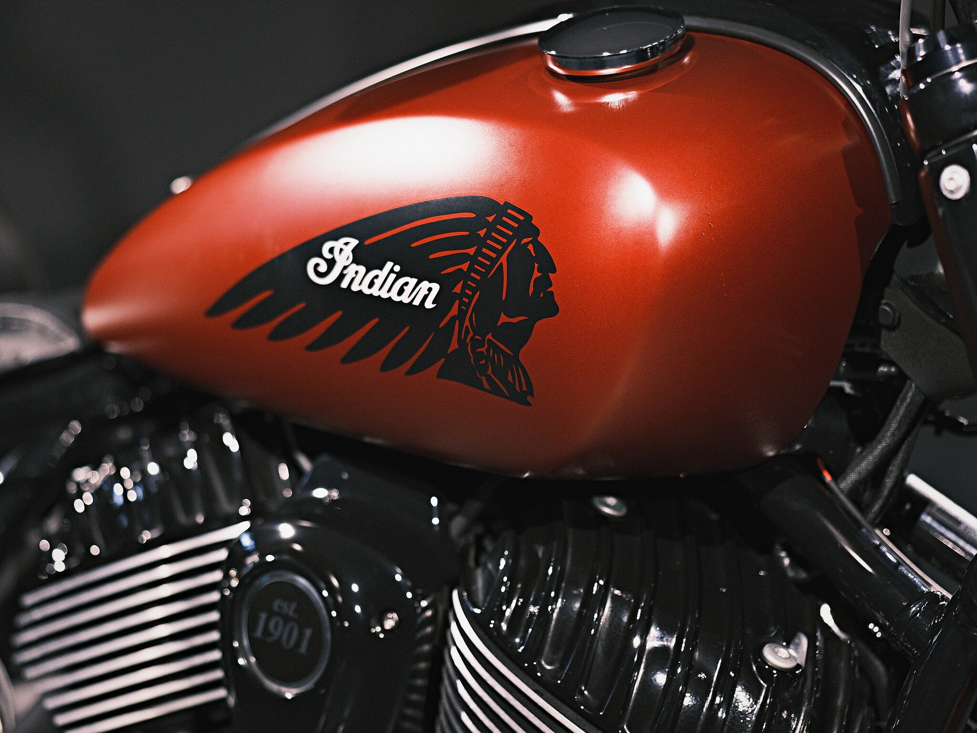 INDIAN Chief Bobber Dark Horse-image-11