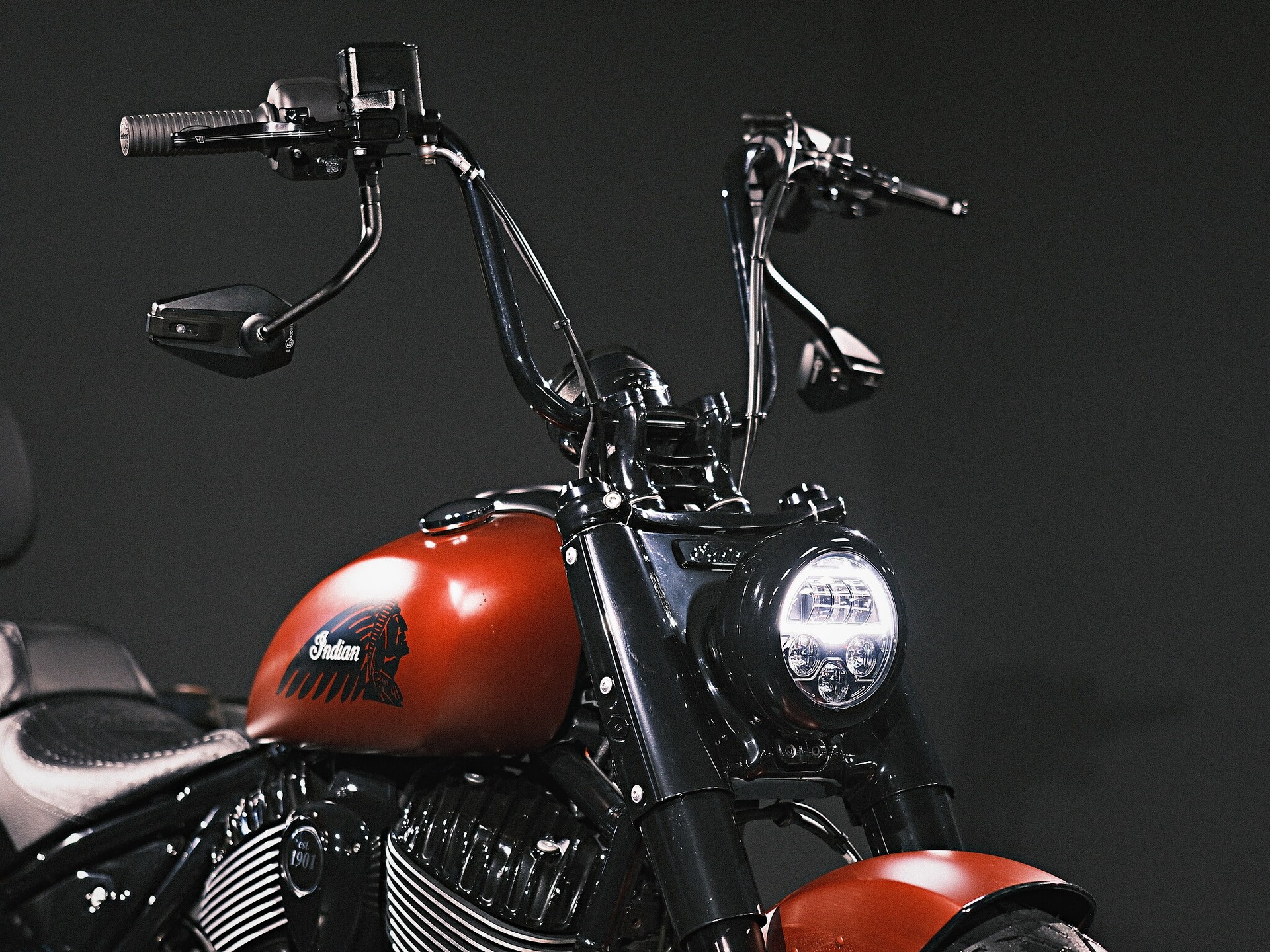 INDIAN Chief Bobber Dark Horse-image-10