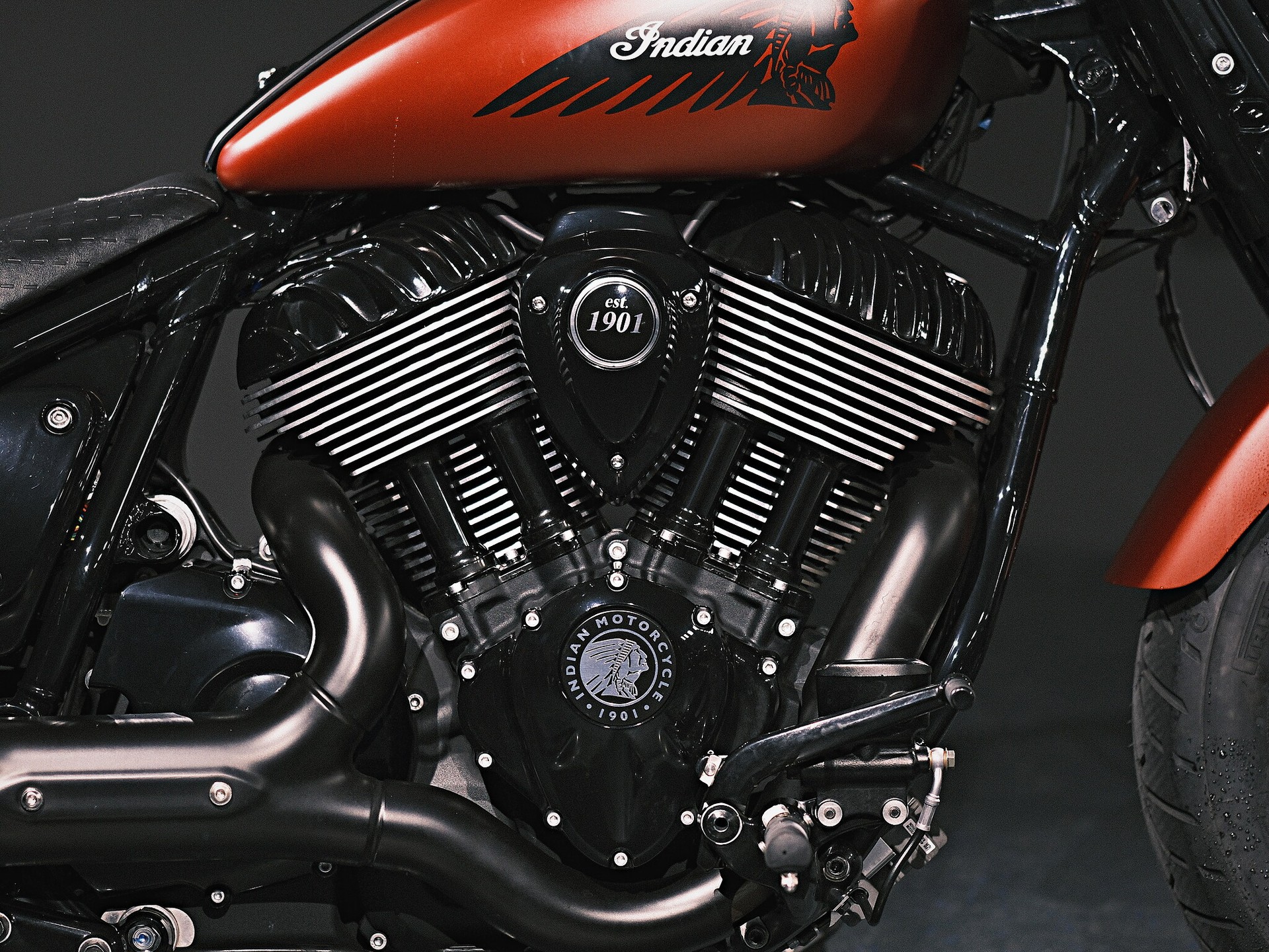 INDIAN Chief Bobber Dark Horse-image-5