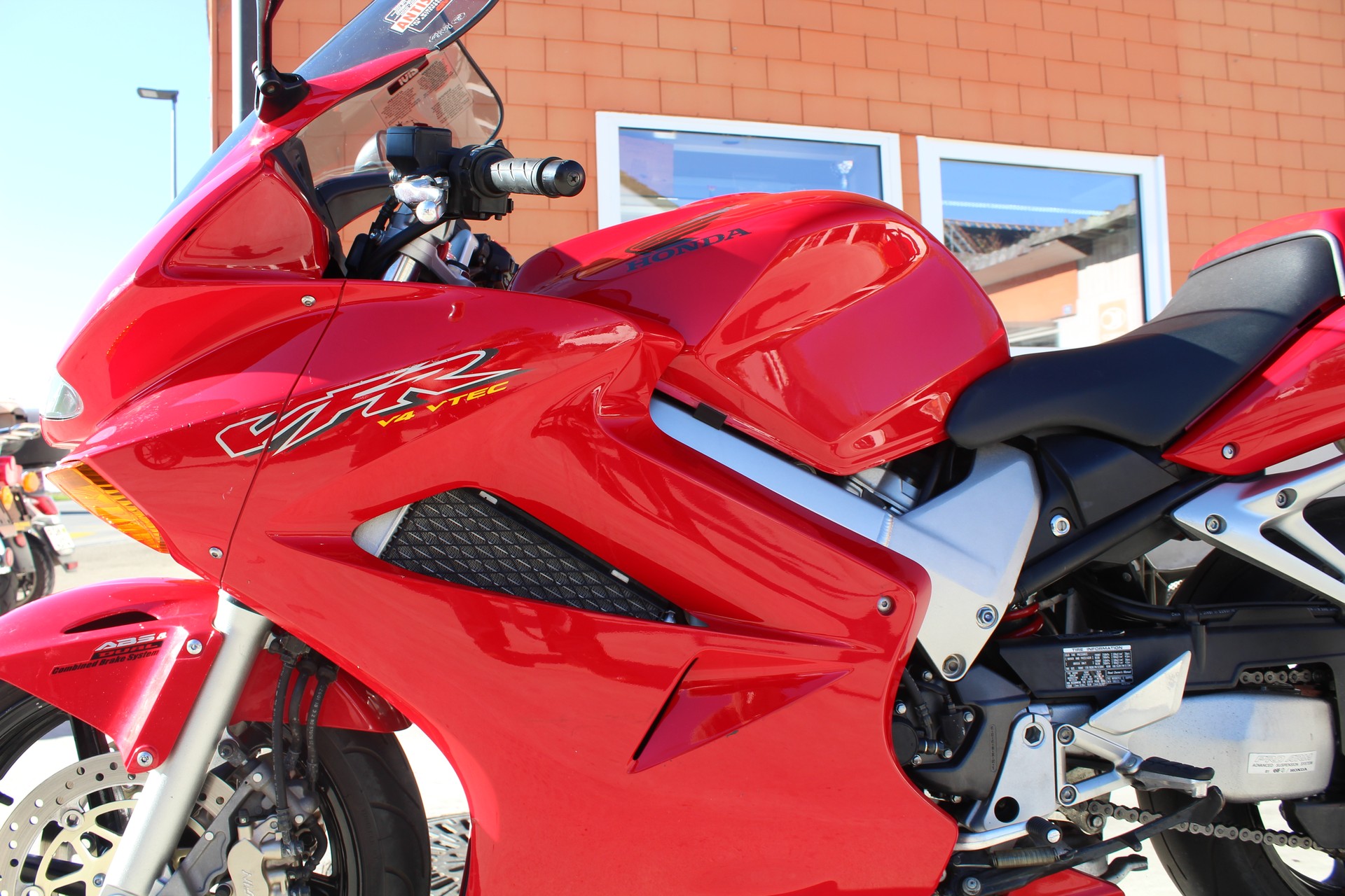 HONDA VFR 800 FI ABS-image-8