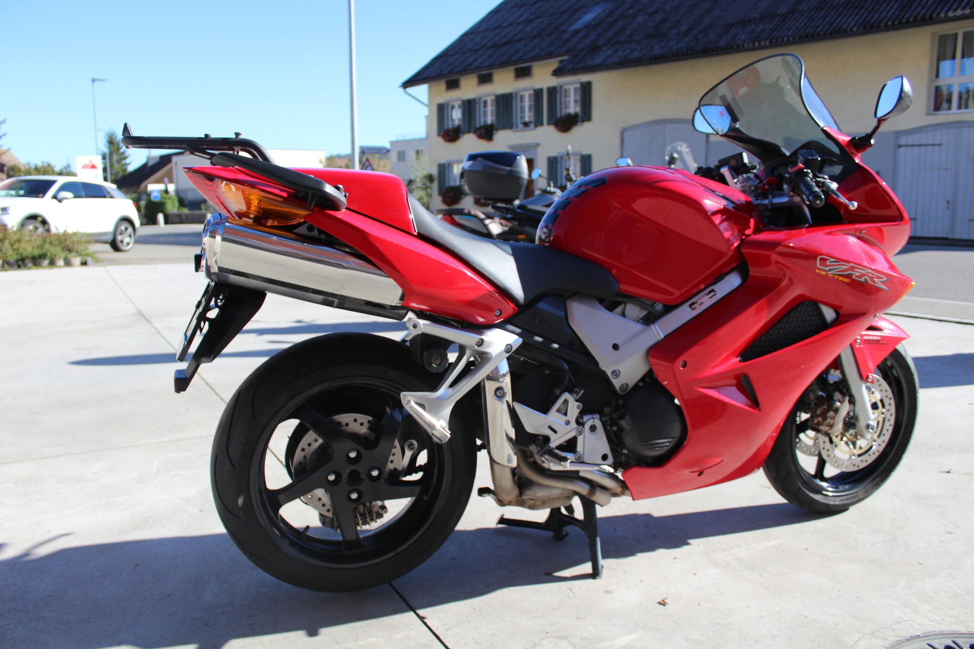 HONDA VFR 800 FI ABS-image-3