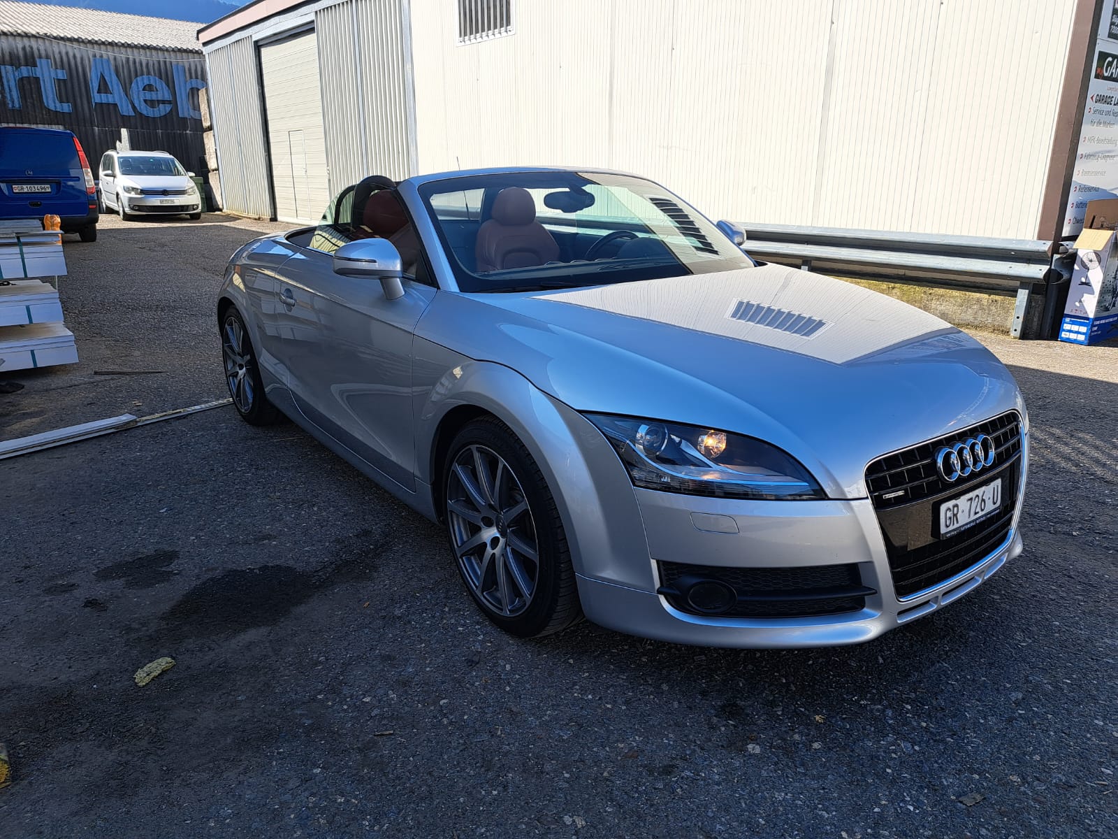 AUDI TT Roadster 3.2 quattro-image-2