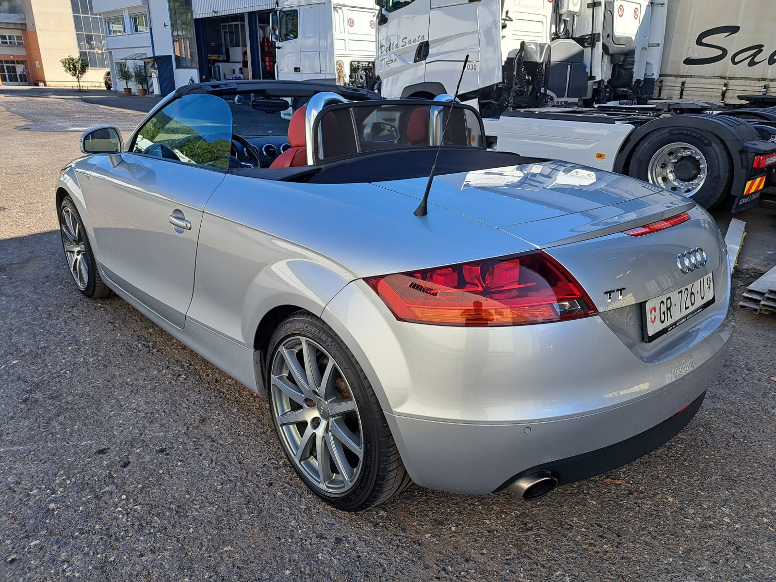 AUDI TT Roadster 3.2 quattro-image-4