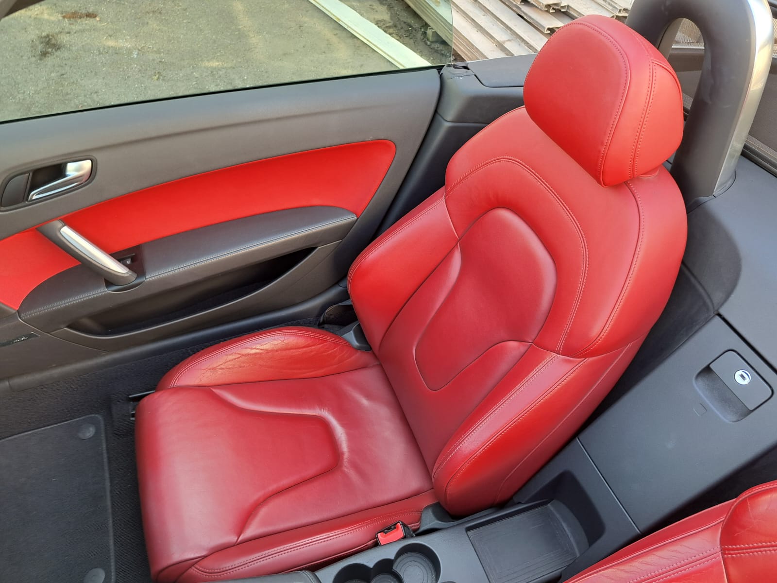 AUDI TT Roadster 3.2 quattro-image-8